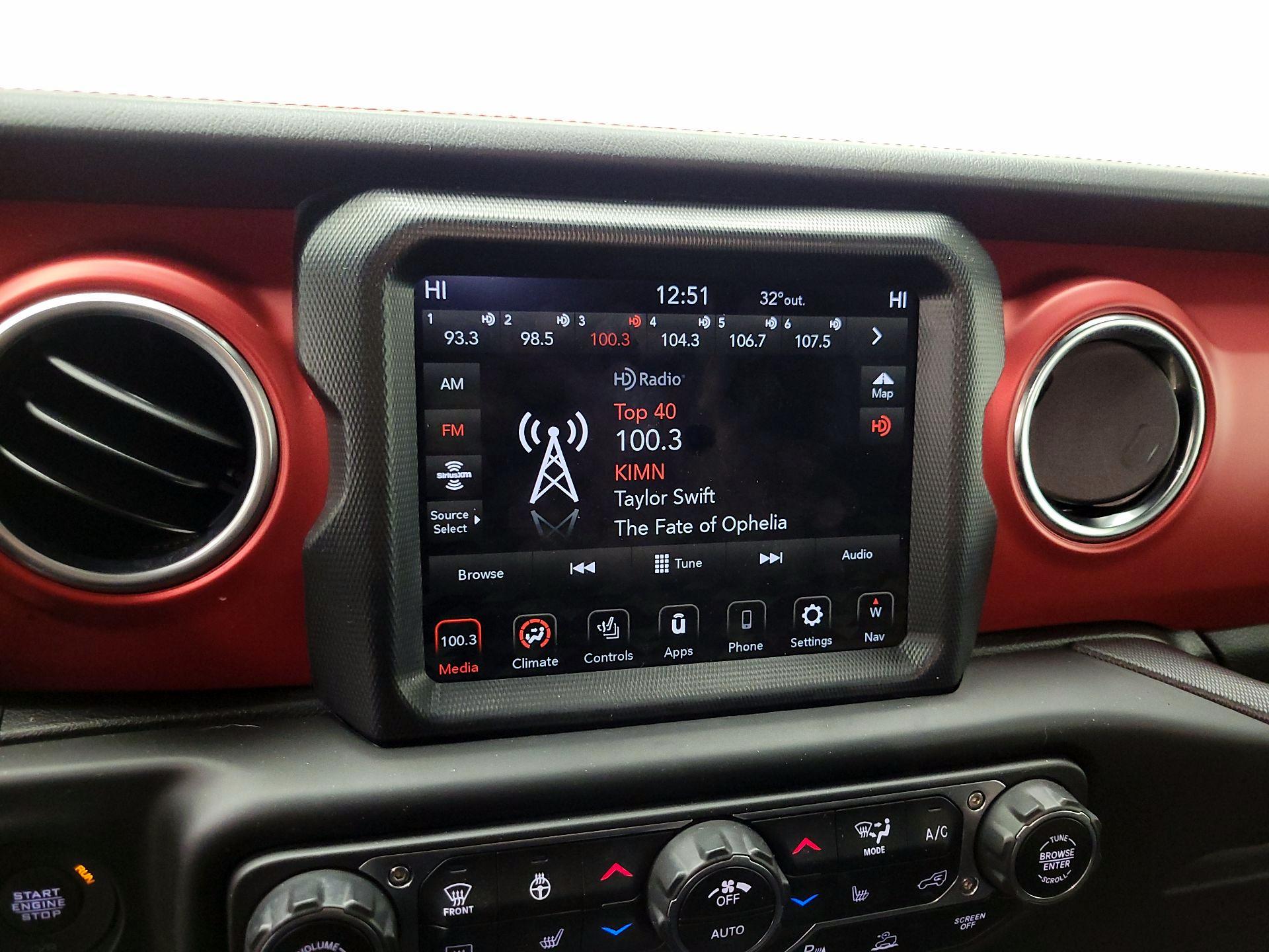 Thumbnail: 2021 Jeep Gladiator - 16