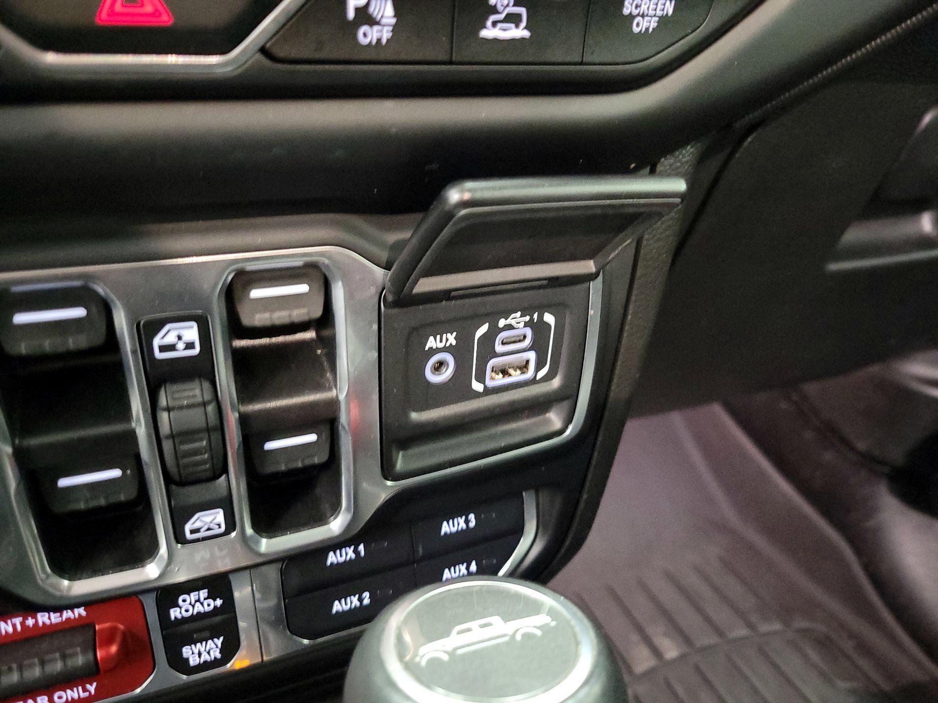 Thumbnail: 2021 Jeep Gladiator - 19