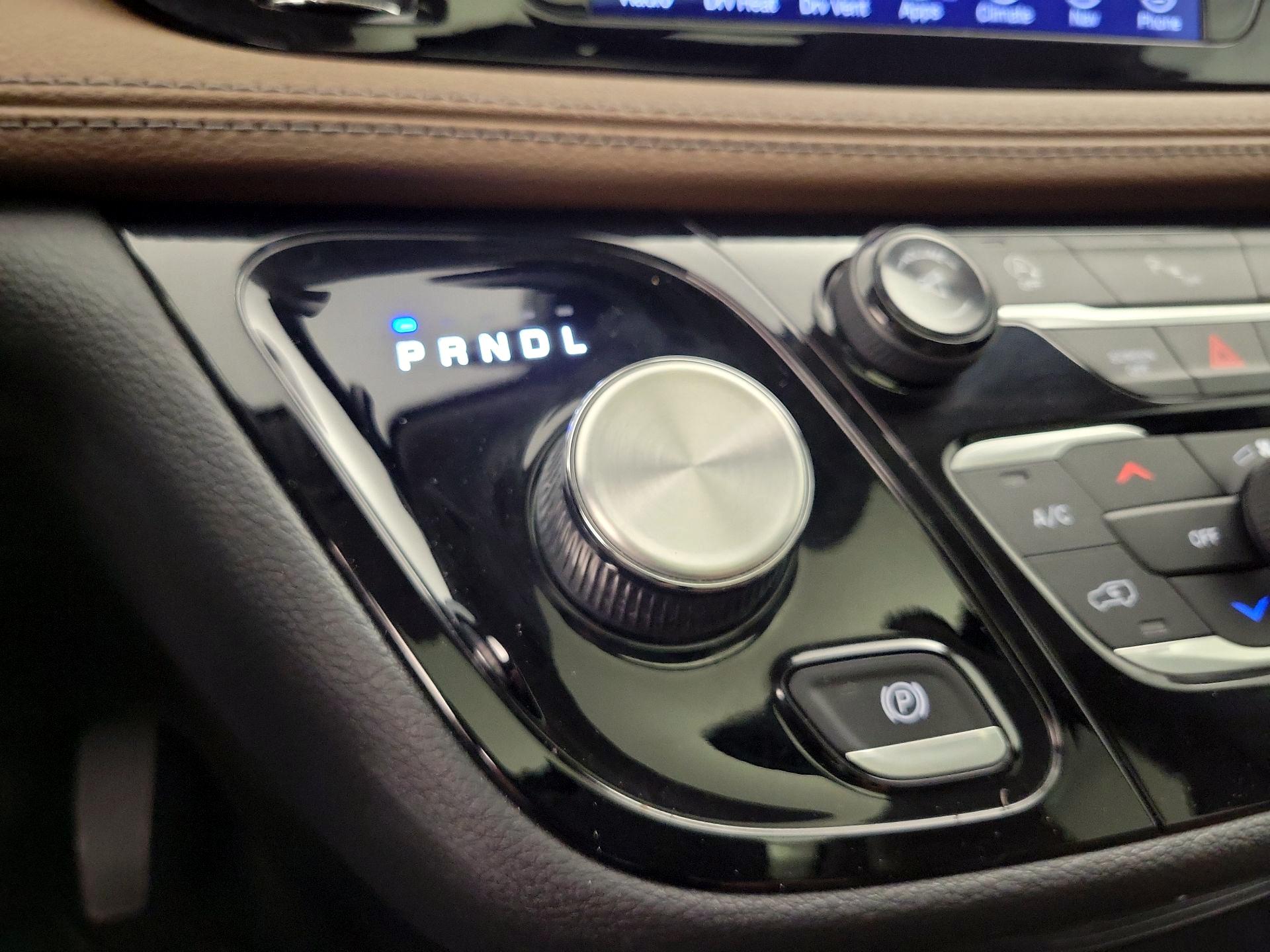 Thumbnail: 2017 Chrysler Pacifica - 17