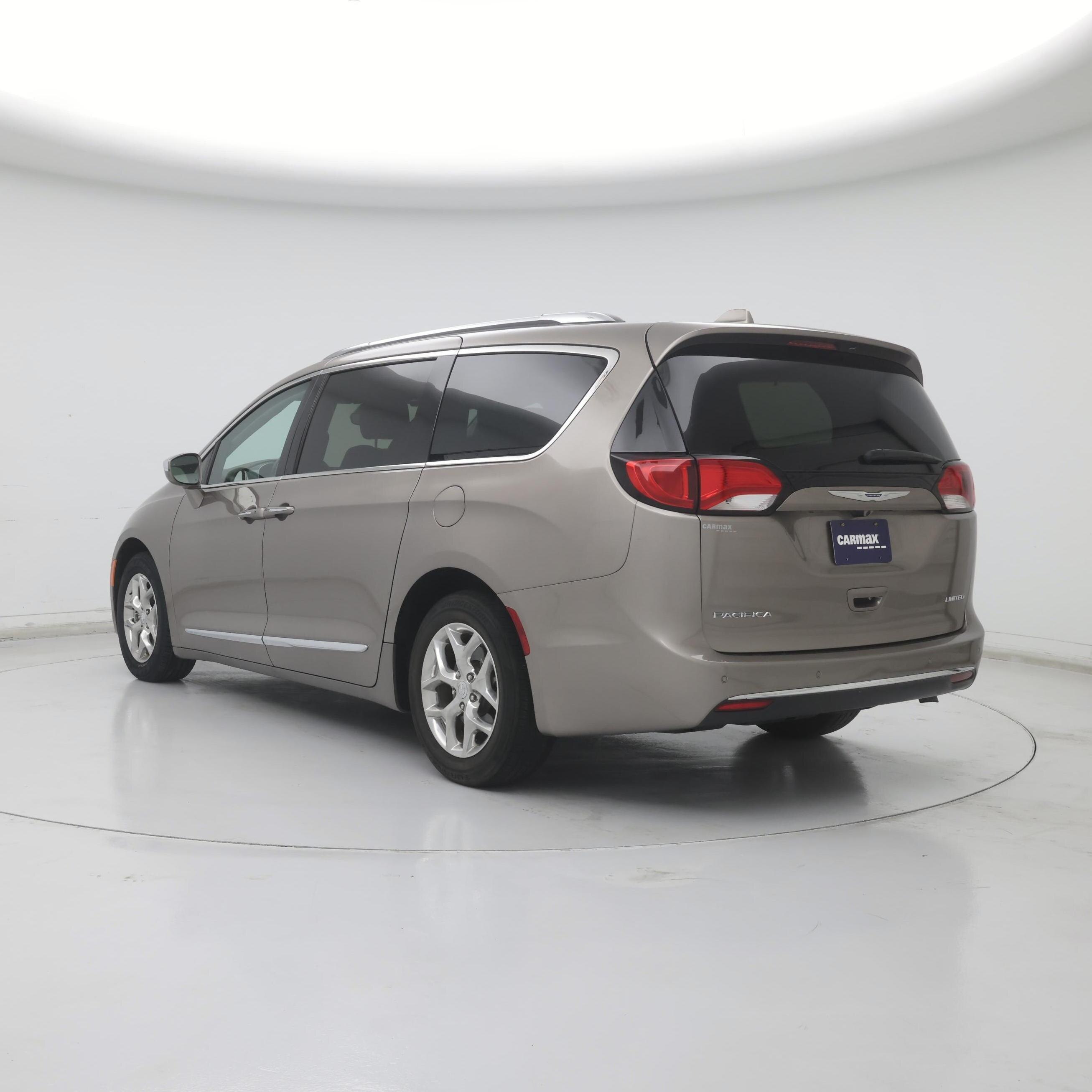 Thumbnail: 2017 Chrysler Pacifica - 2