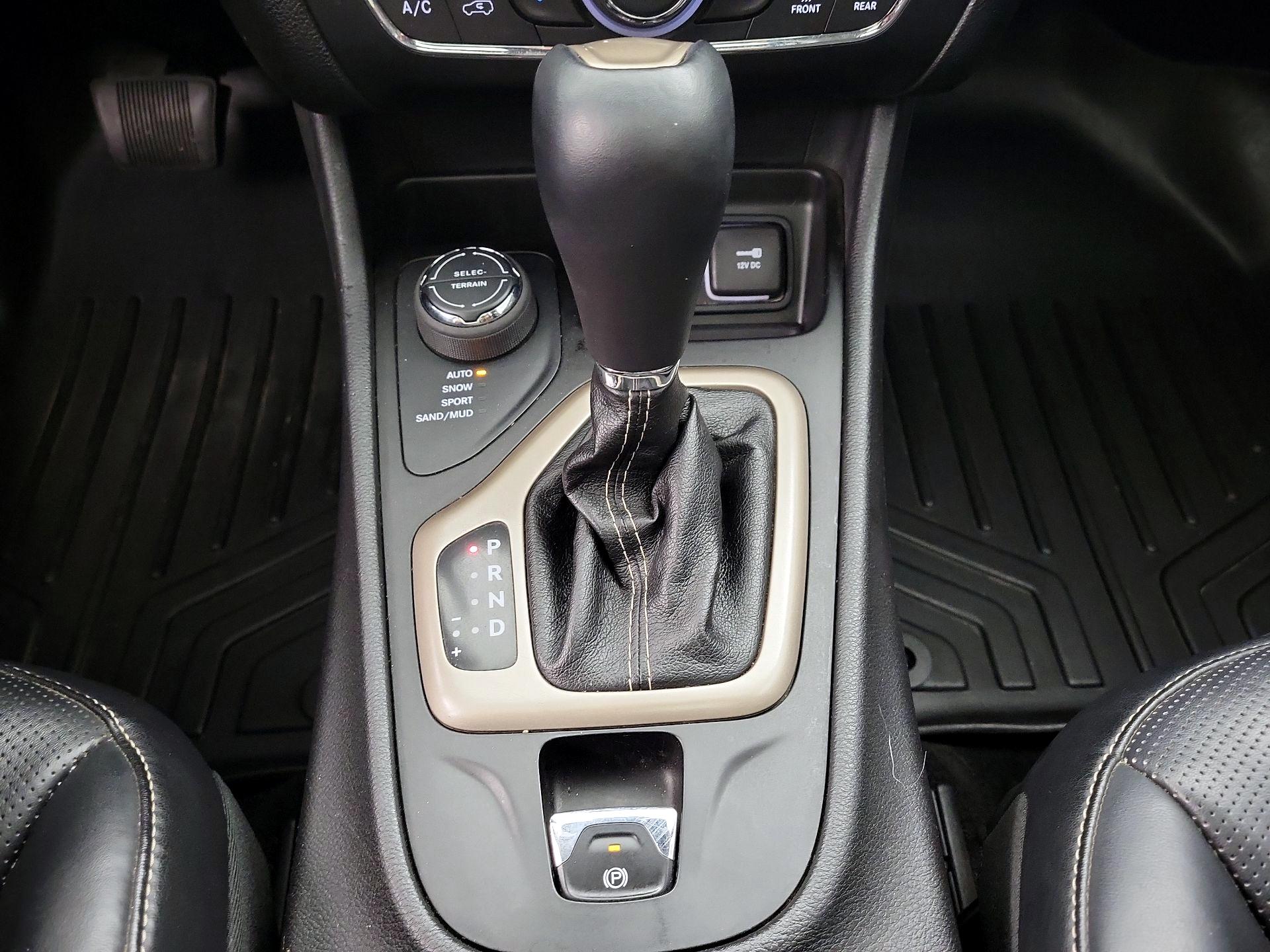 Thumbnail: 2014 Jeep Cherokee - 17