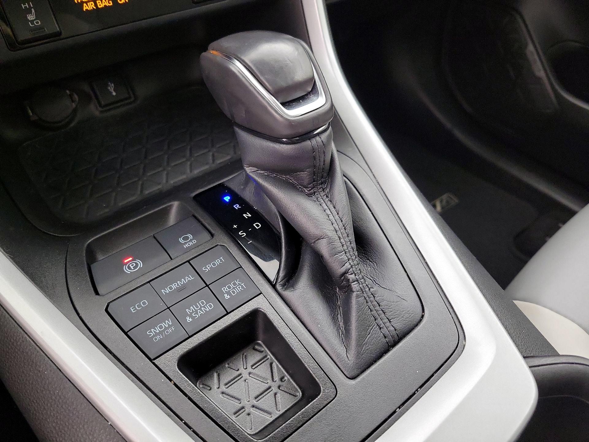 Thumbnail: 2022 Toyota RAV4 - 18