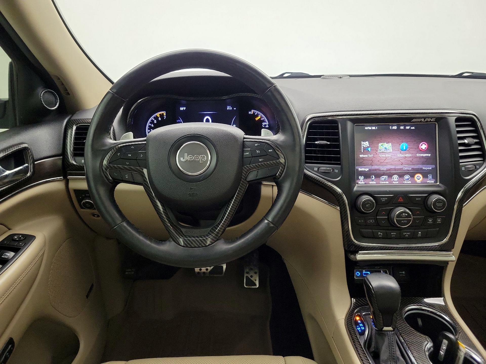 Thumbnail: 2017 Jeep Grand Cherokee - 10