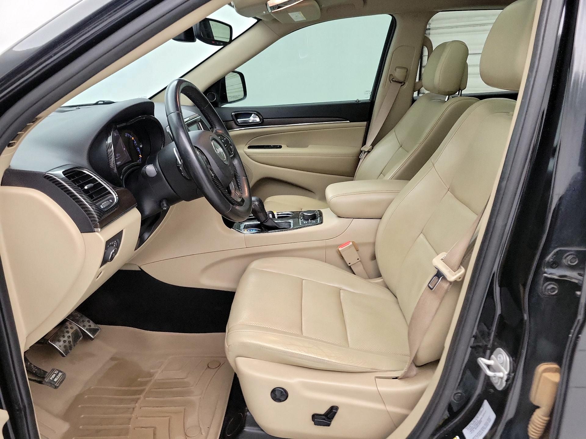 Thumbnail: 2017 Jeep Grand Cherokee - 11