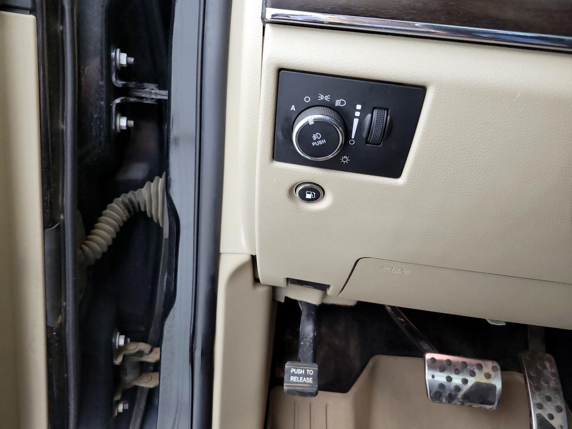 Thumbnail: 2017 Jeep Grand Cherokee - 13