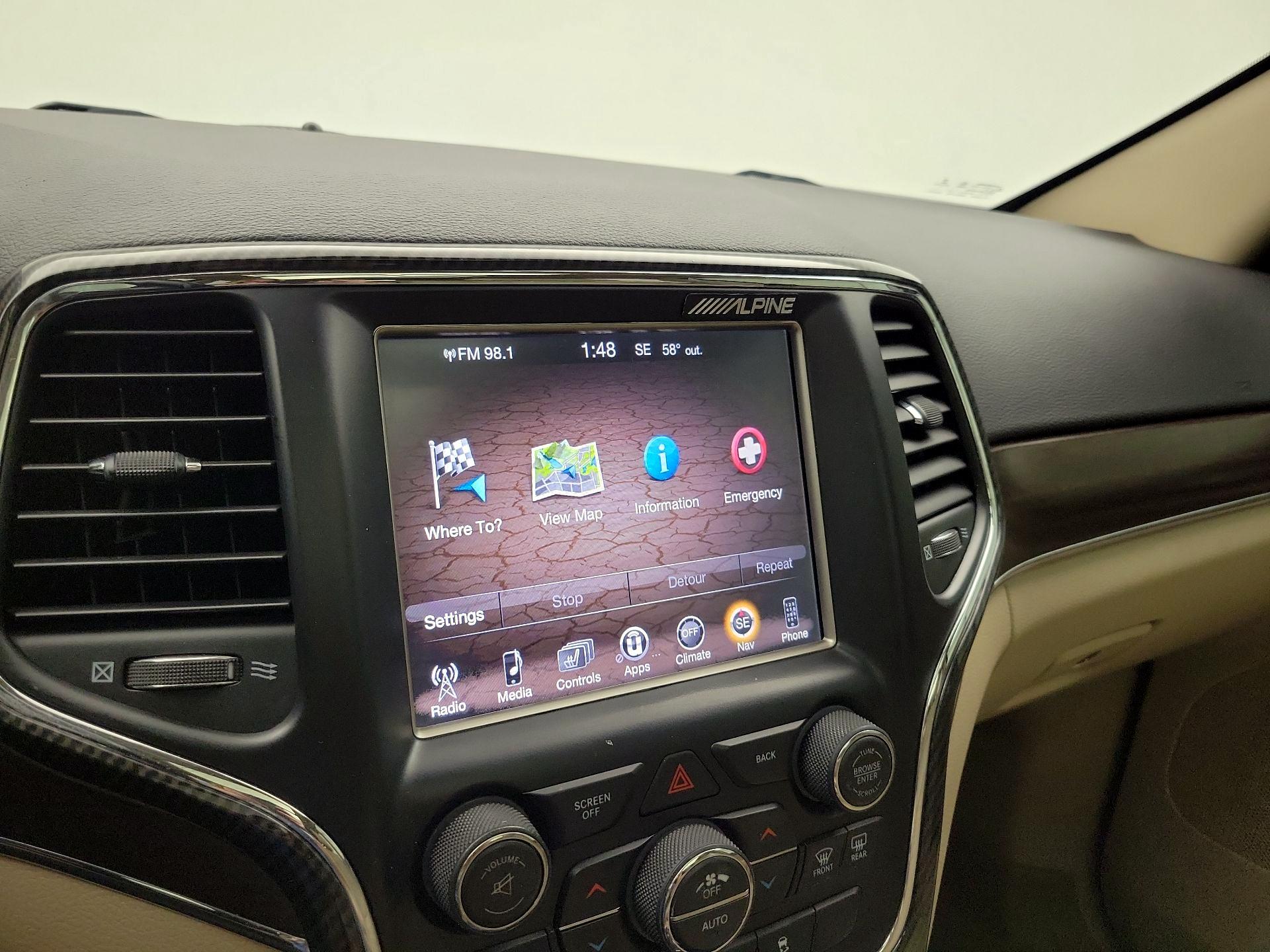 Thumbnail: 2017 Jeep Grand Cherokee - 14