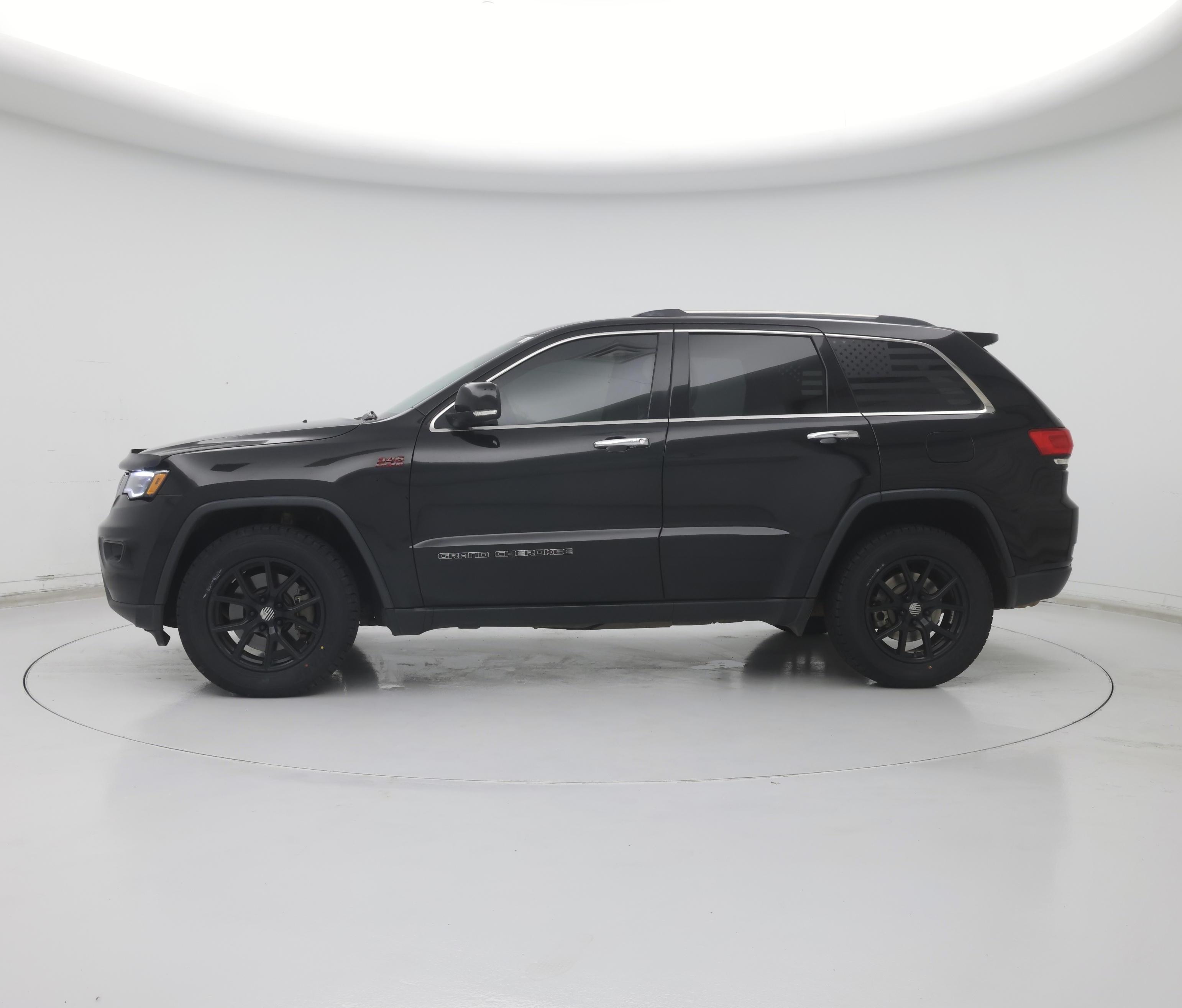 Thumbnail: 2017 Jeep Grand Cherokee - 3