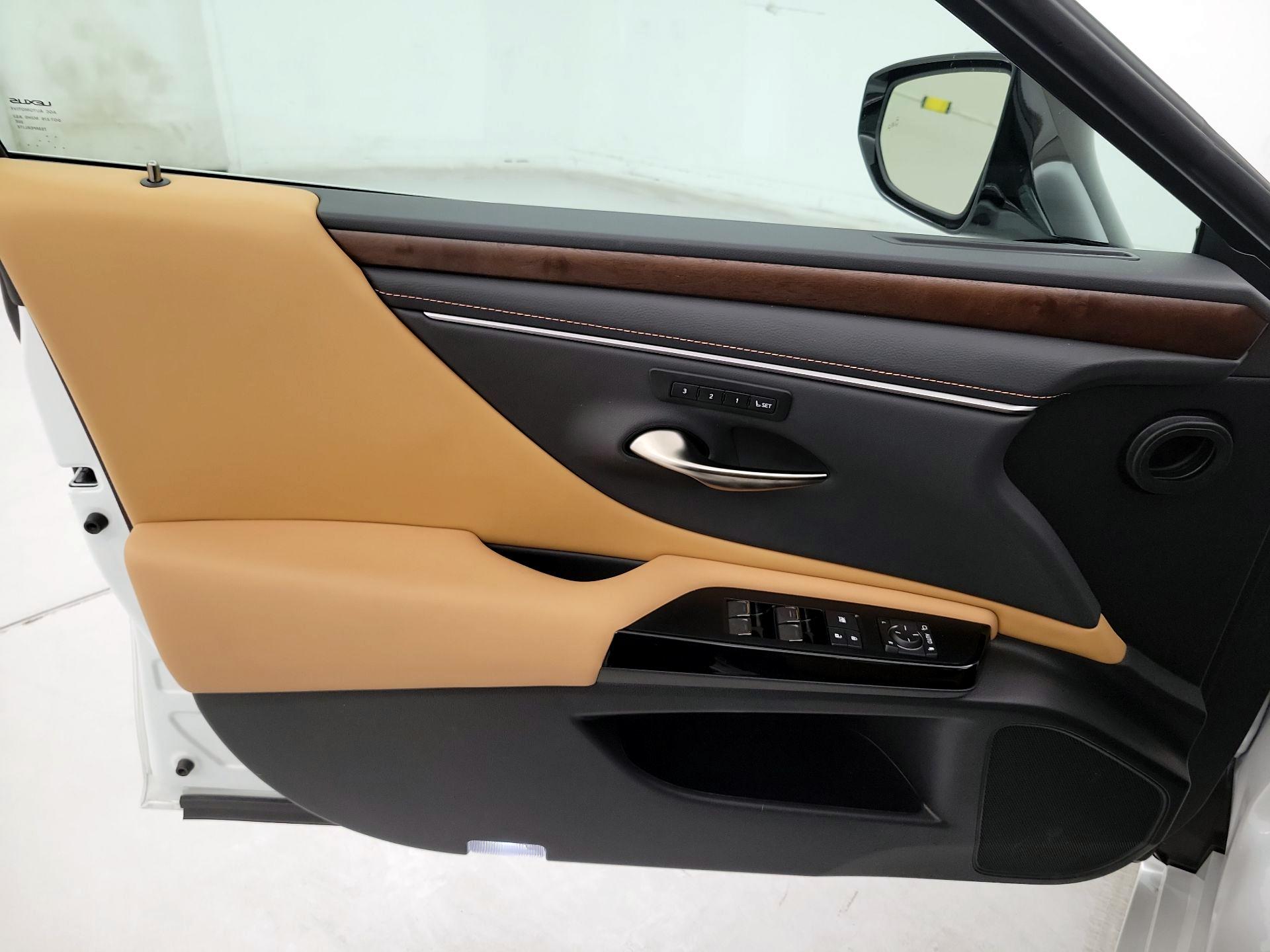 Thumbnail: 2024 Lexus ES - 12