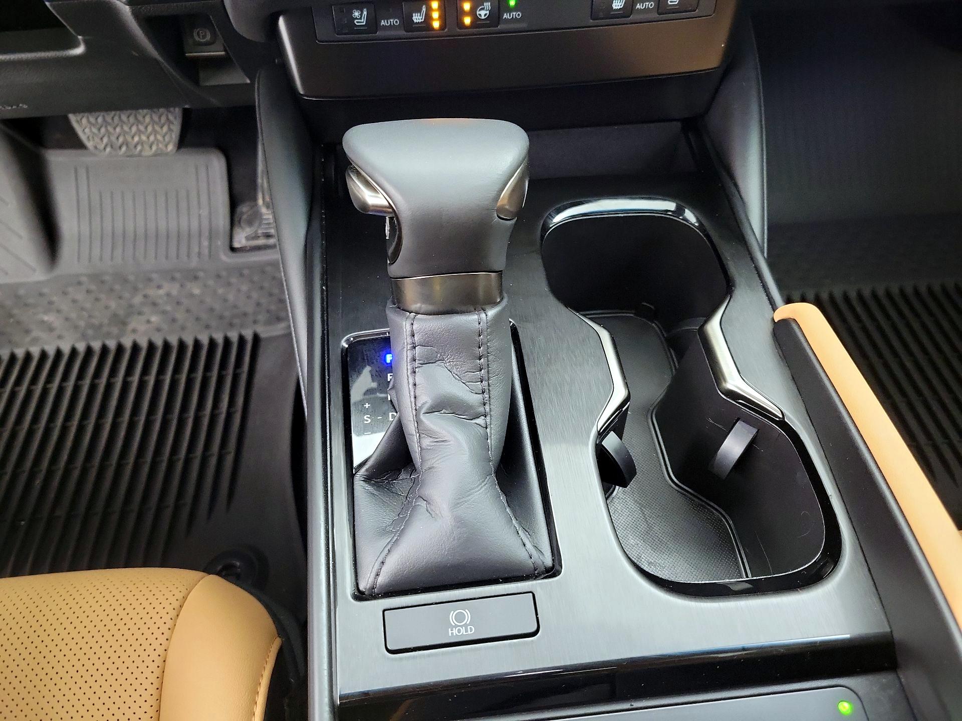 Thumbnail: 2024 Lexus ES - 17