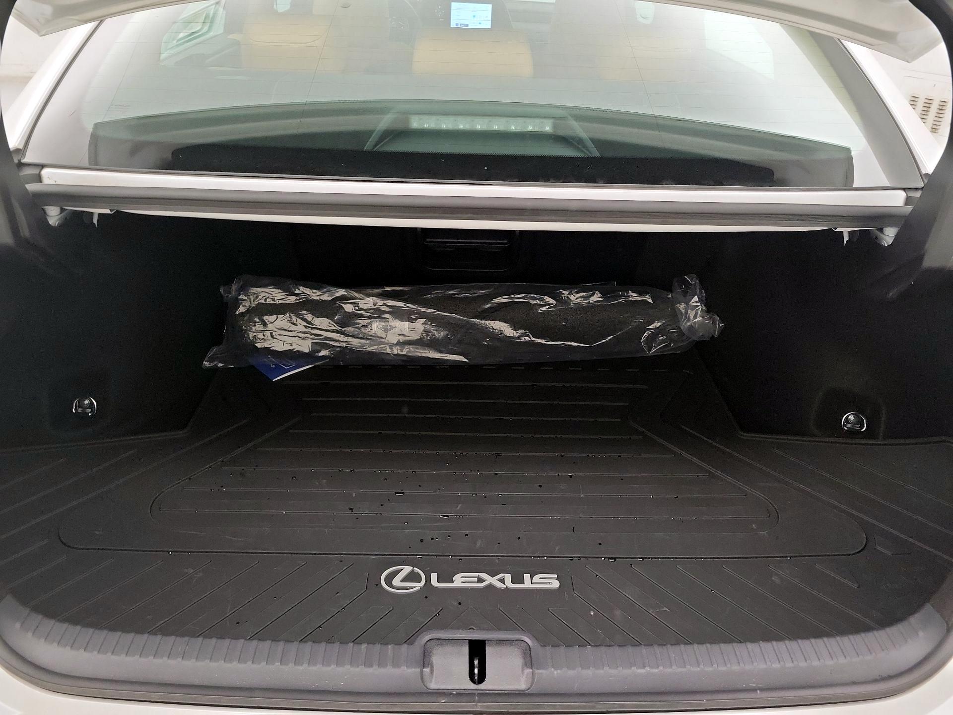 Thumbnail: 2024 Lexus ES - 20