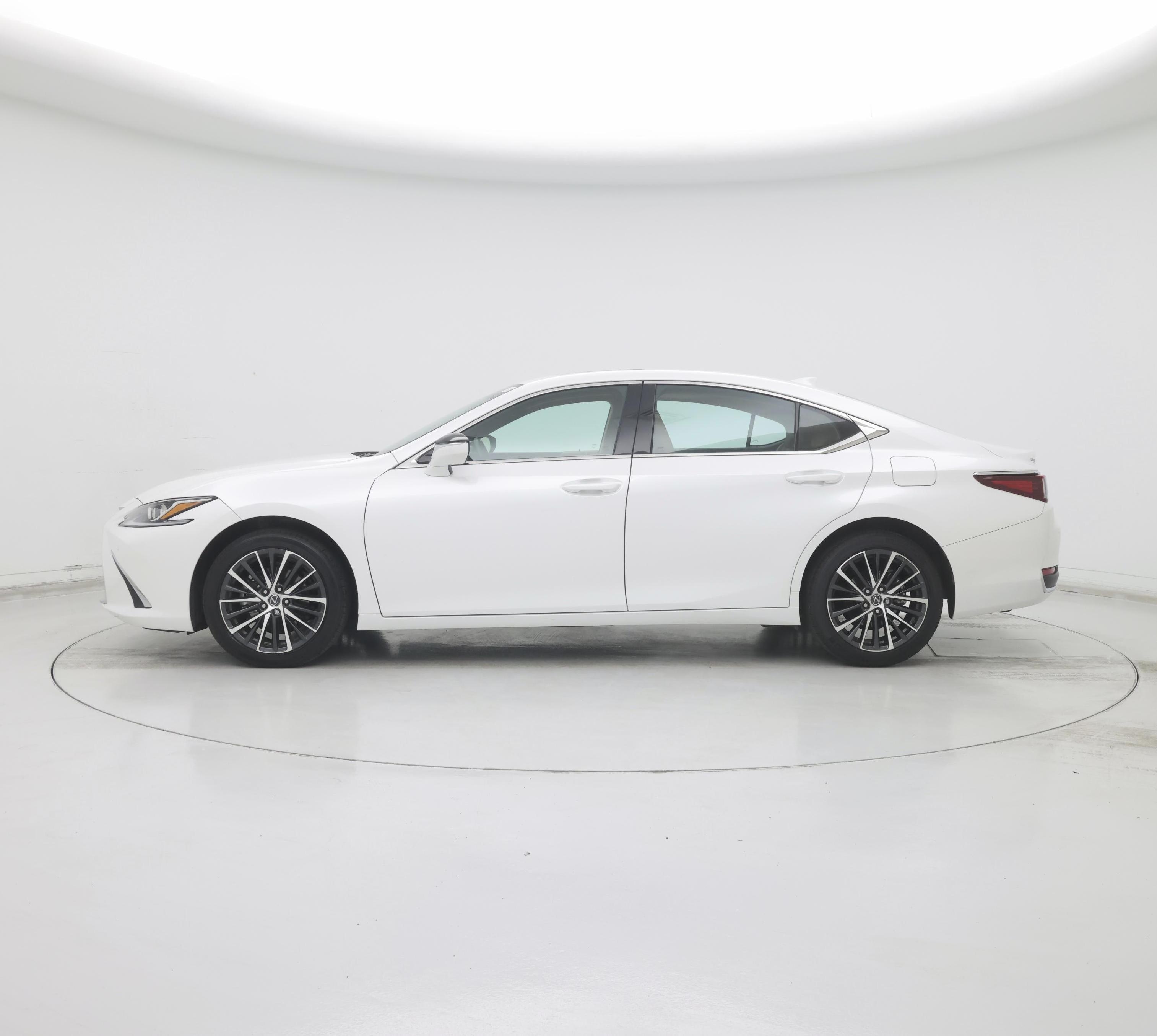 Thumbnail: 2024 Lexus ES - 3