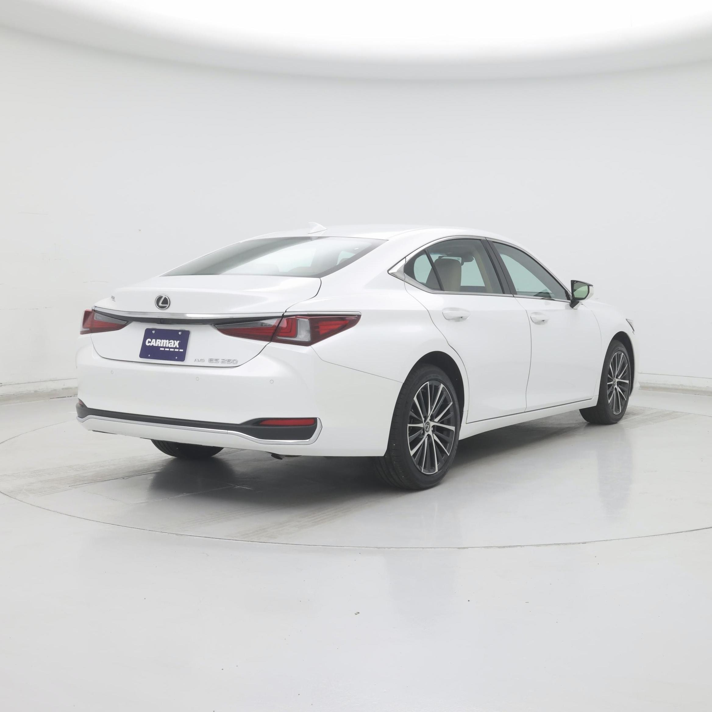 Thumbnail: 2024 Lexus ES - 8