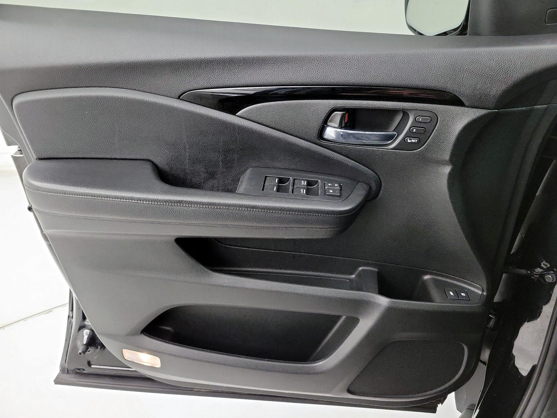 Thumbnail: 2021 Honda Pilot - 12