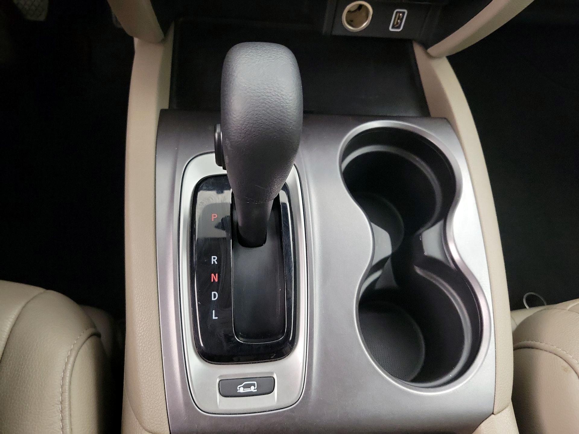 Thumbnail: 2019 Honda Pilot - 17