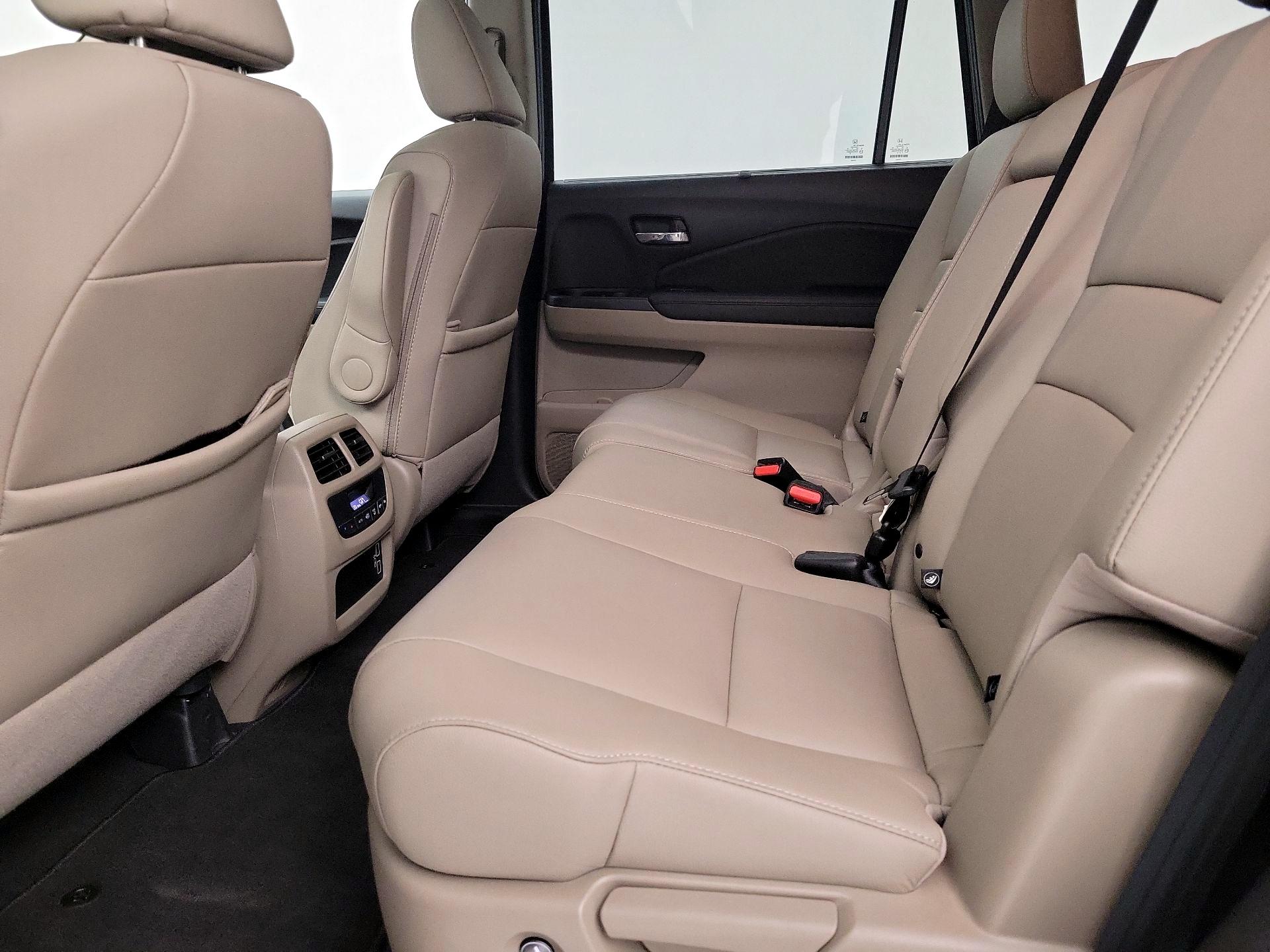 Thumbnail: 2019 Honda Pilot - 20