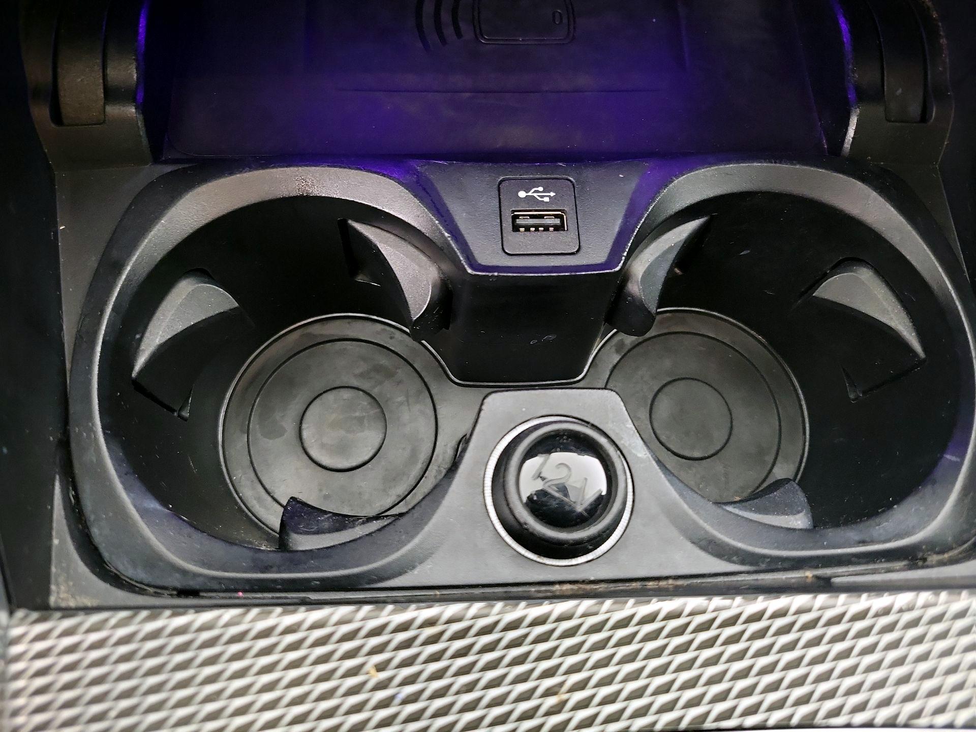 Thumbnail: 2022 BMW M3 - 18