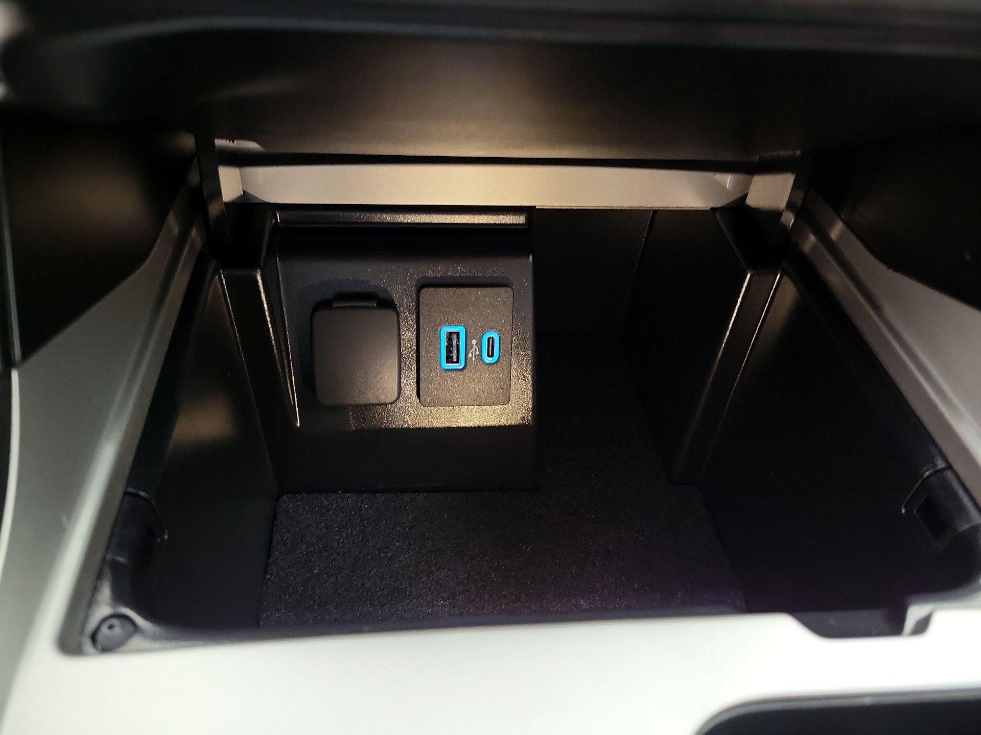 Thumbnail: 2023 Ford Explorer - 18