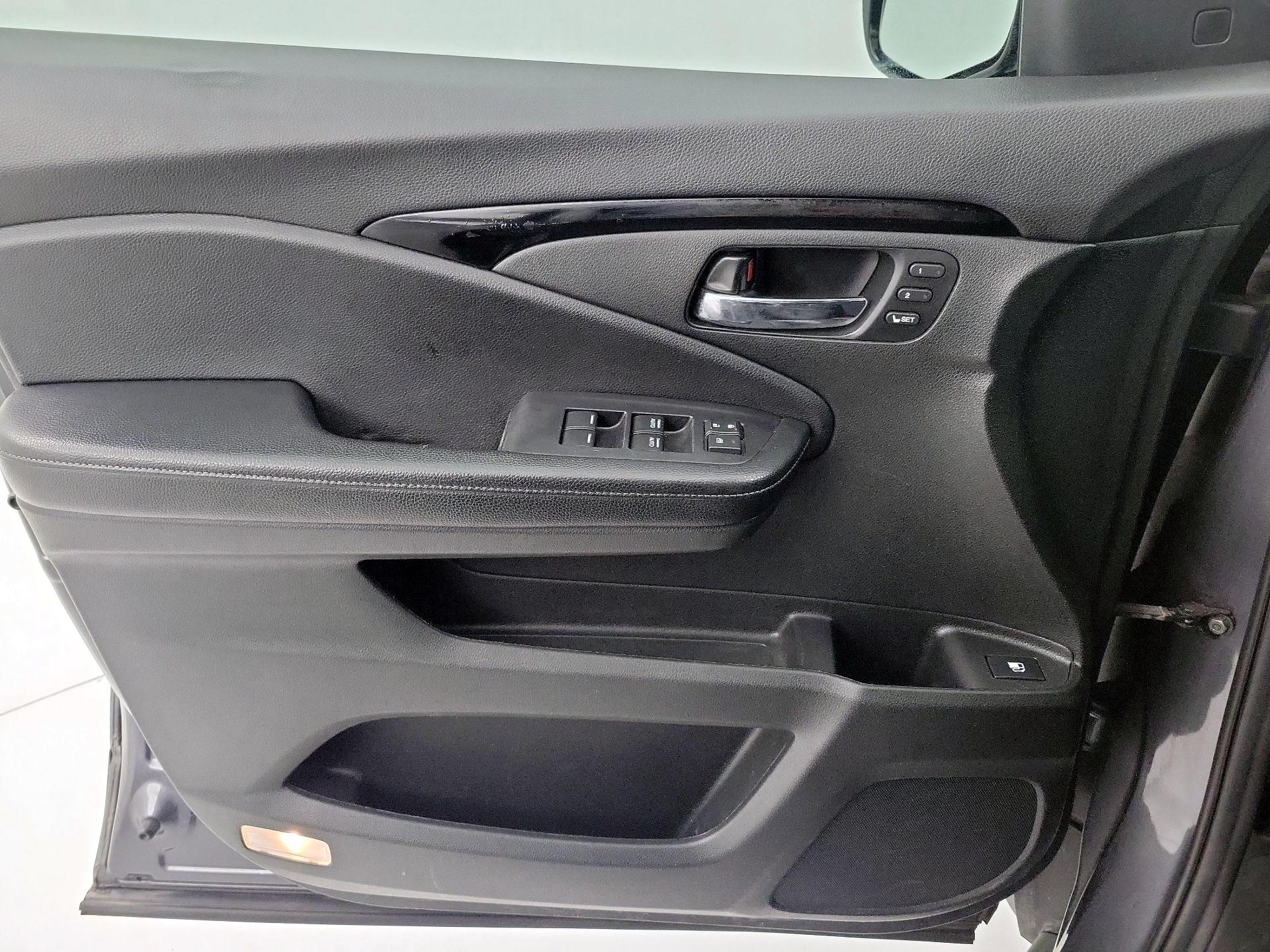 Thumbnail: 2019 Honda Ridgeline - 12