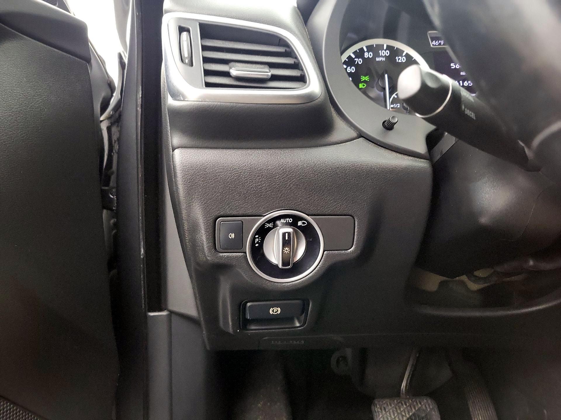 Thumbnail: 2017 INFINITI QX30 - 13