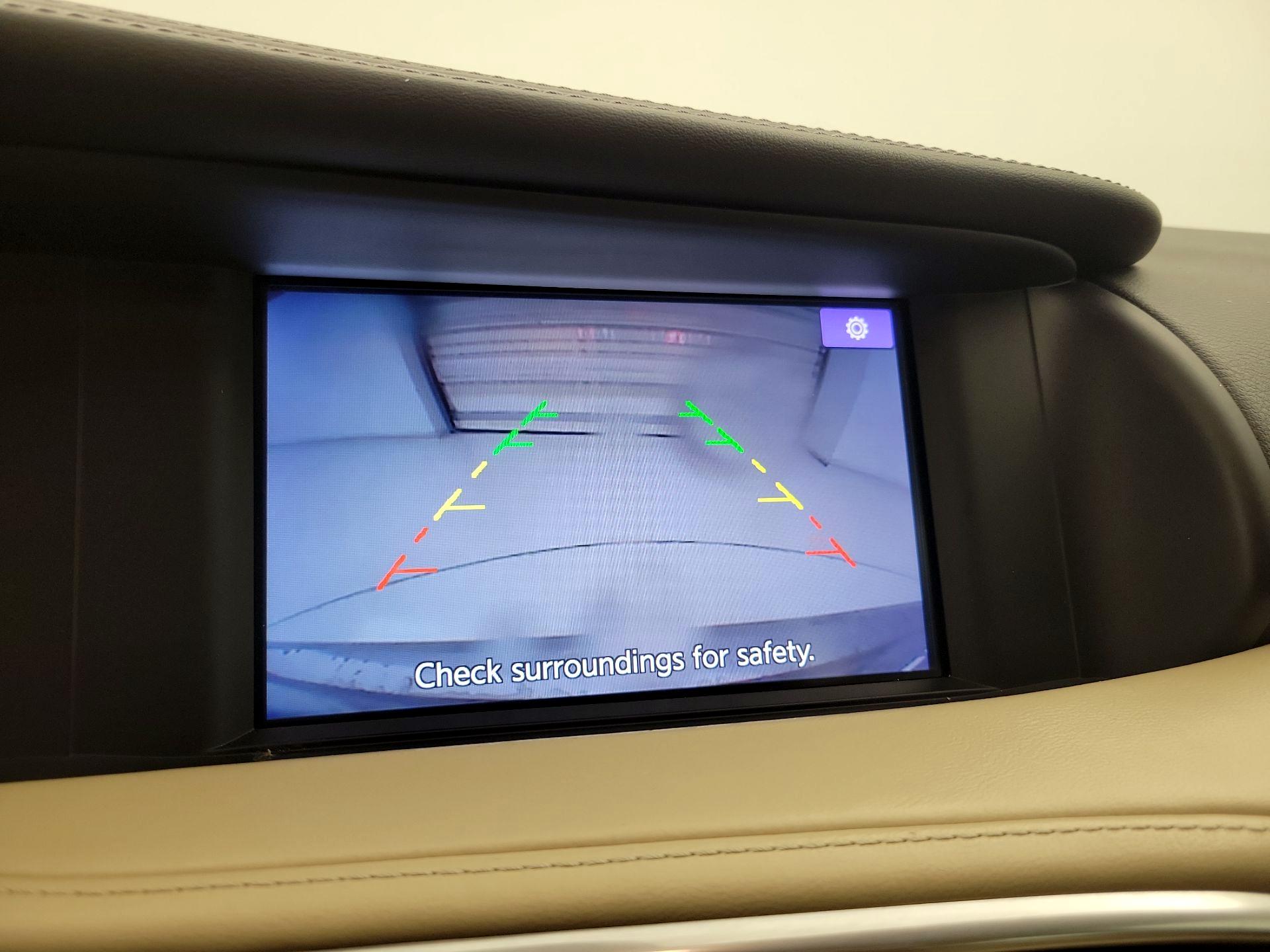 Thumbnail: 2017 INFINITI QX30 - 14