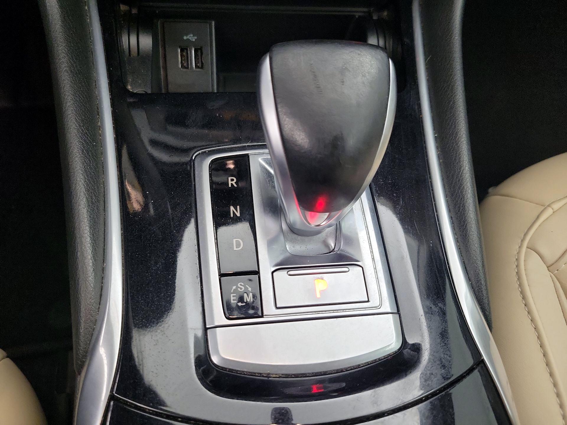 Thumbnail: 2017 INFINITI QX30 - 17