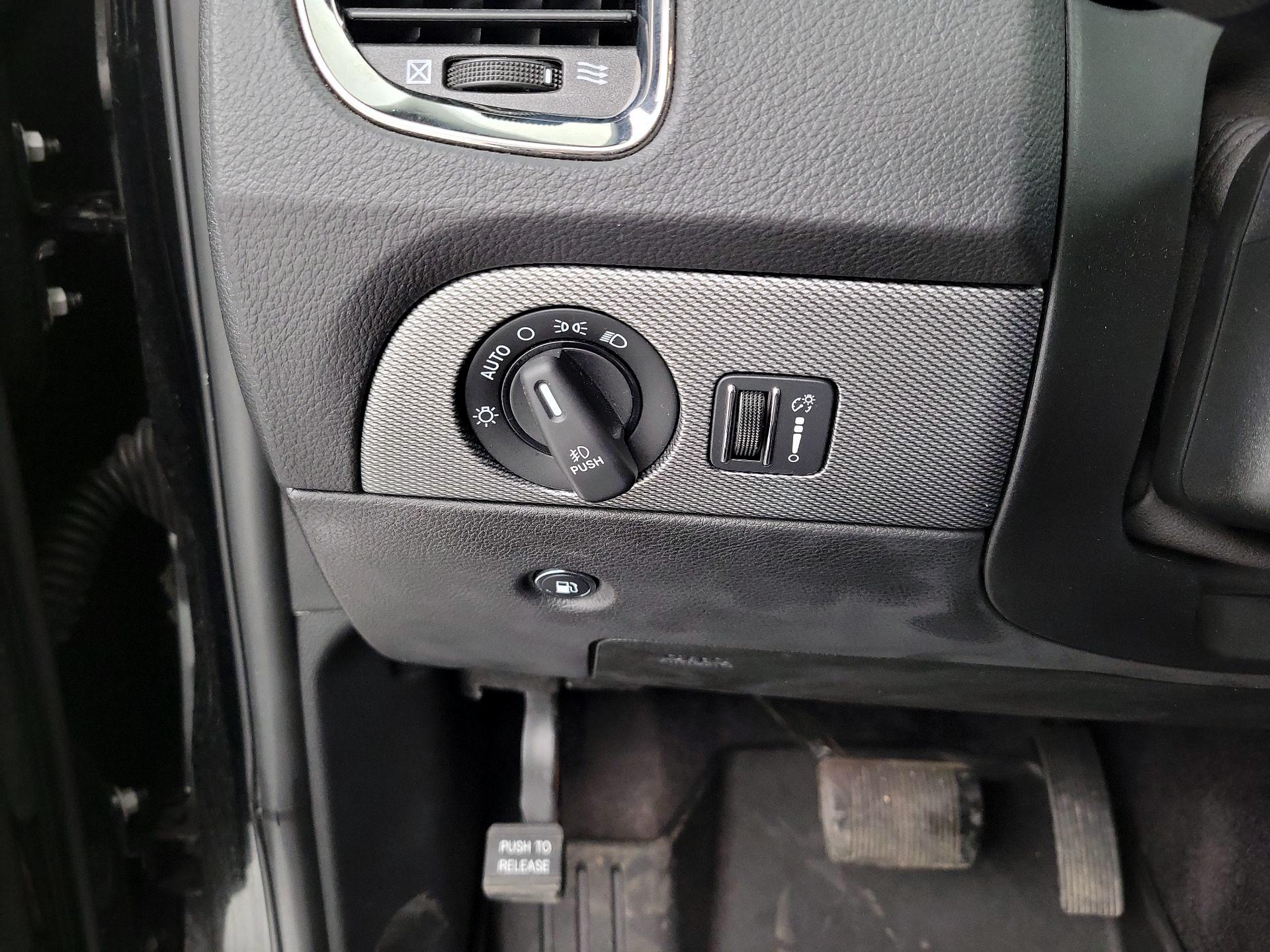 Thumbnail: 2019 Dodge Durango - 13