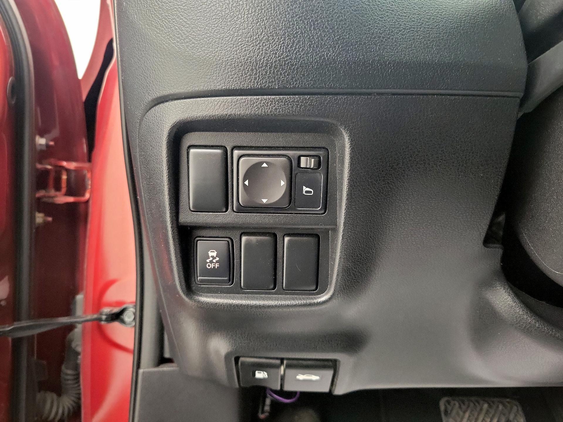 Thumbnail: 2015 Nissan Juke - 13