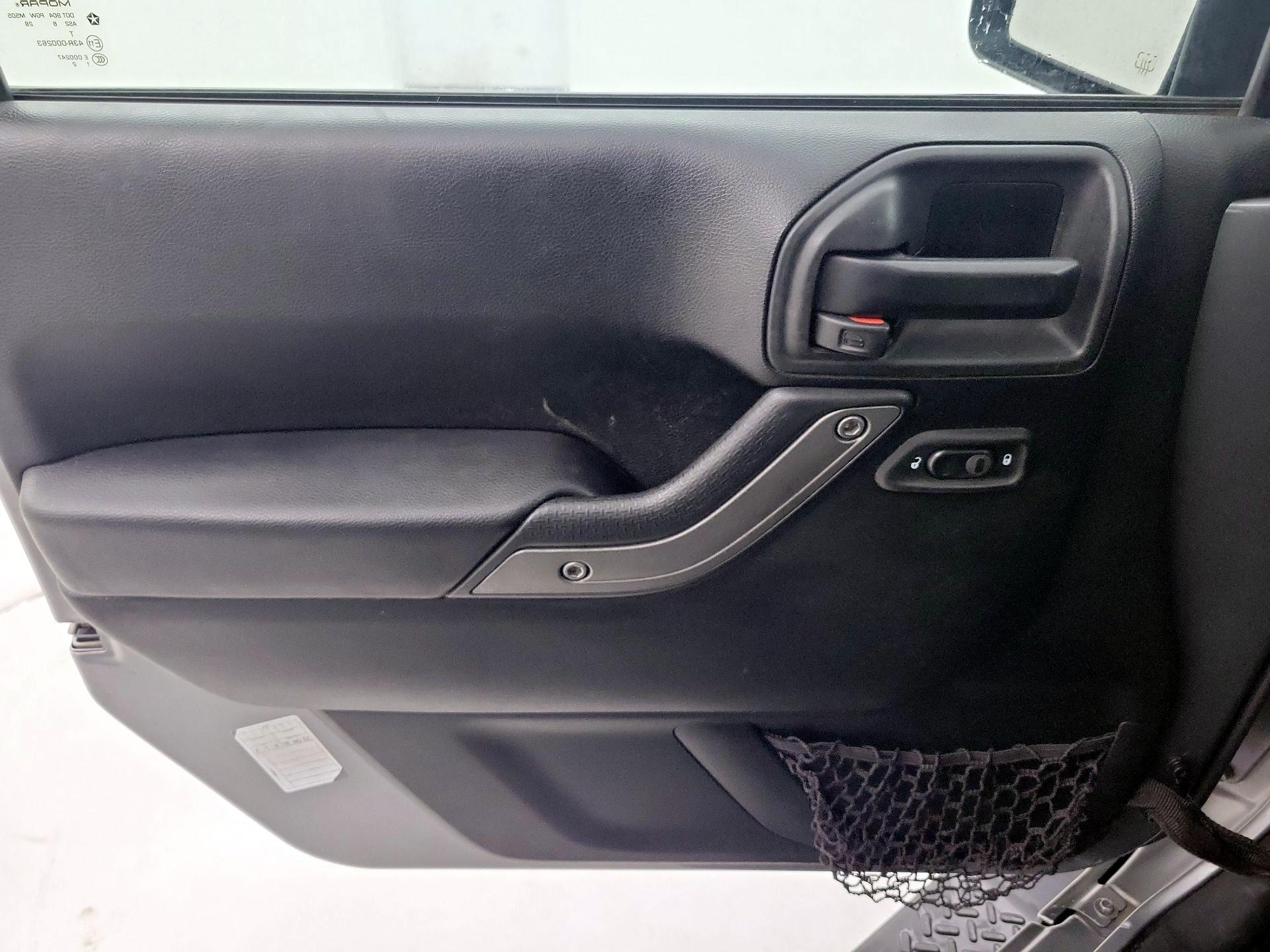 Thumbnail: 2018 Jeep Wrangler - 12