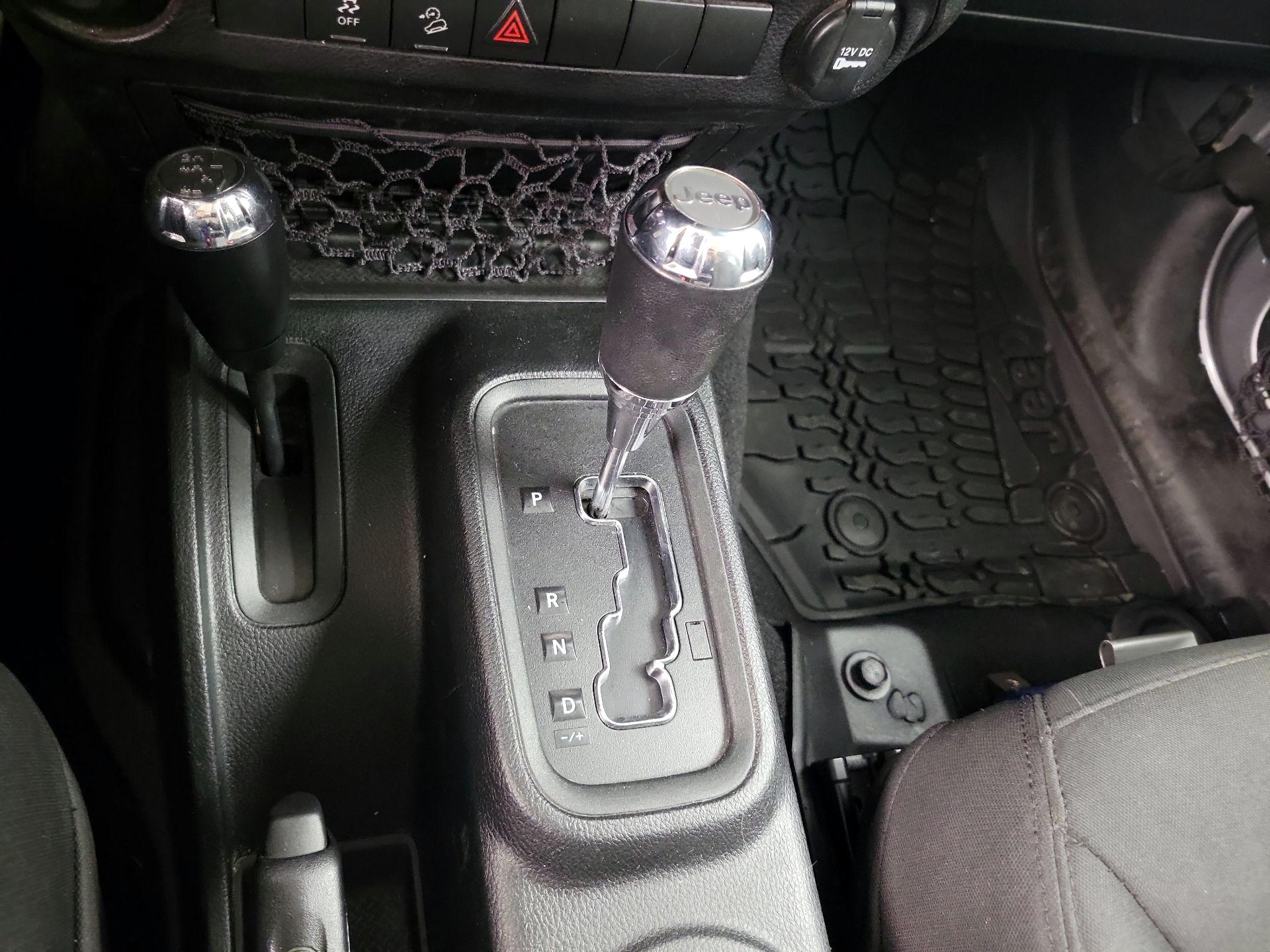 Thumbnail: 2018 Jeep Wrangler - 15