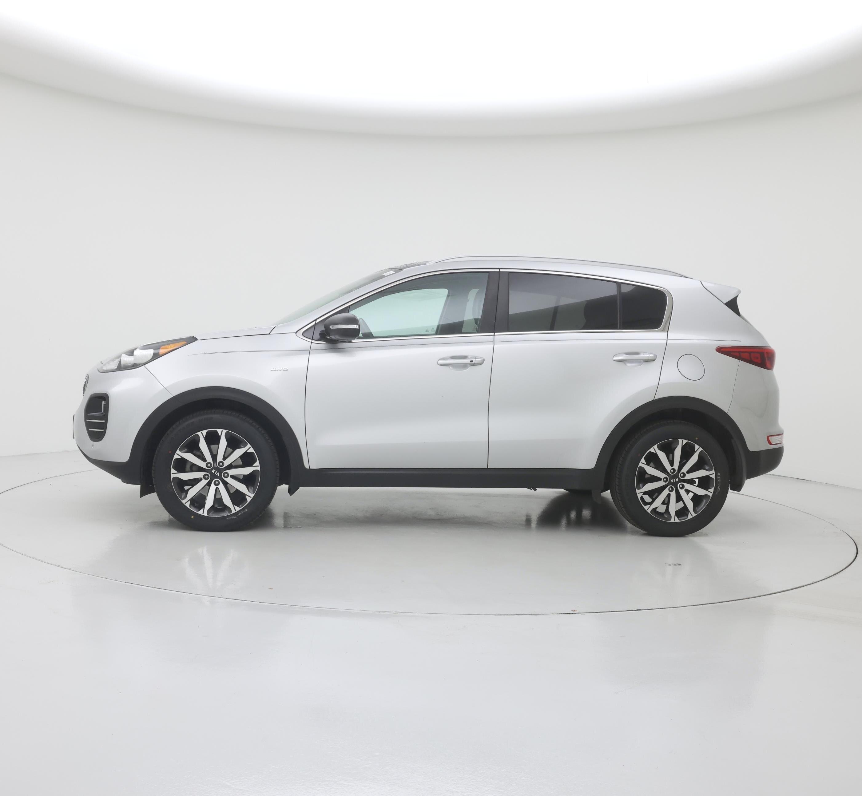 Thumbnail: 2017 Kia Sportage - 3