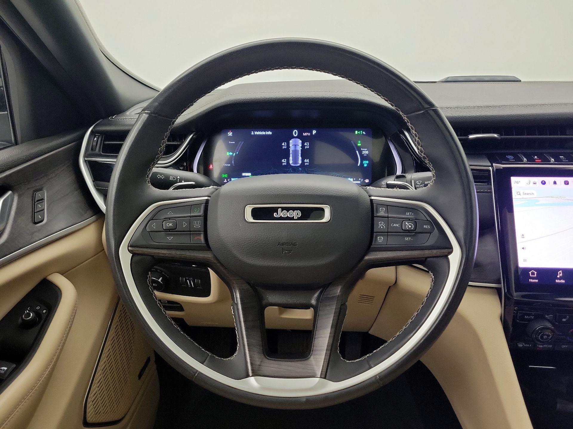 Thumbnail: 2023 Jeep Grand Cherokee - 10