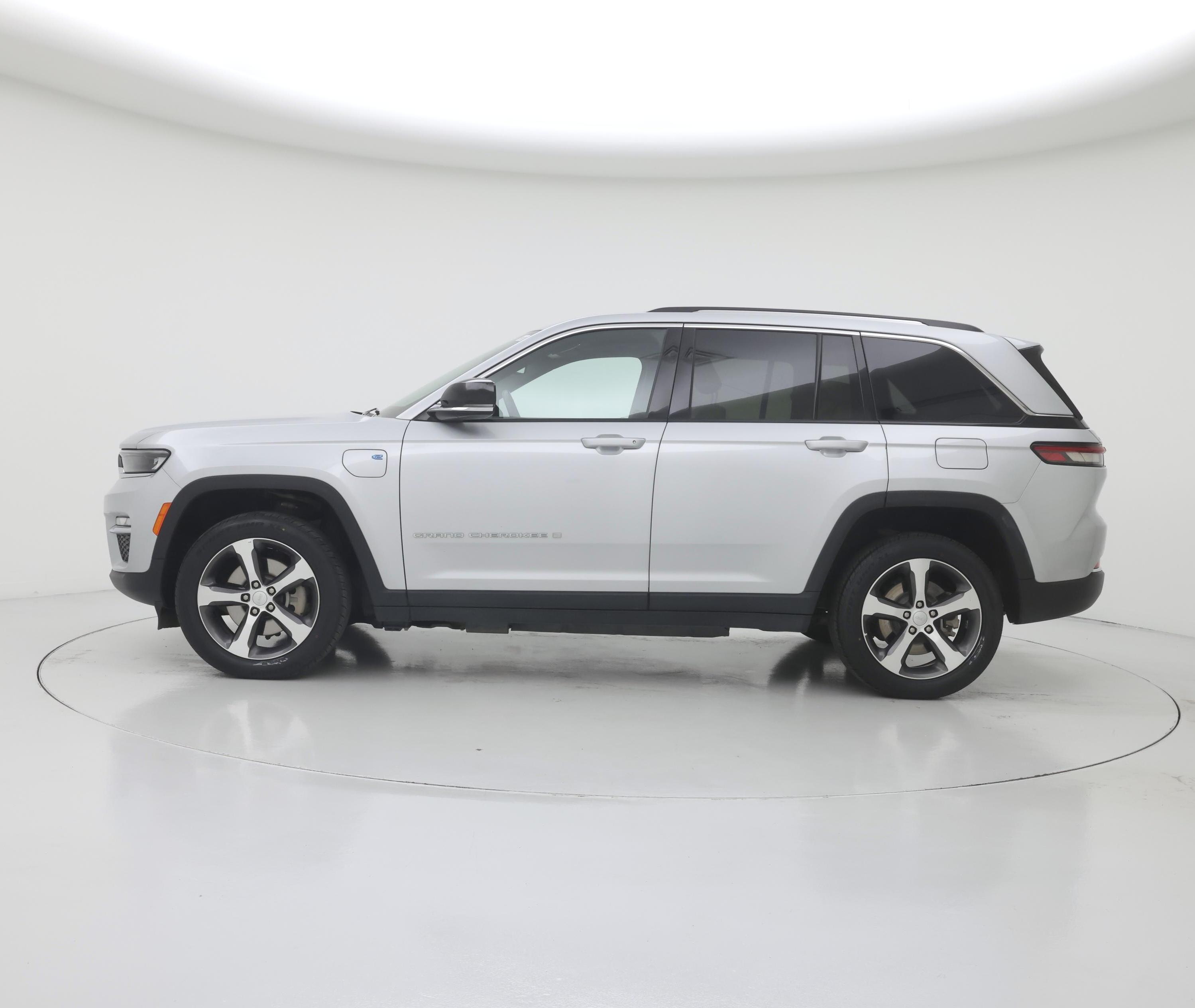 Thumbnail: 2023 Jeep Grand Cherokee - 3