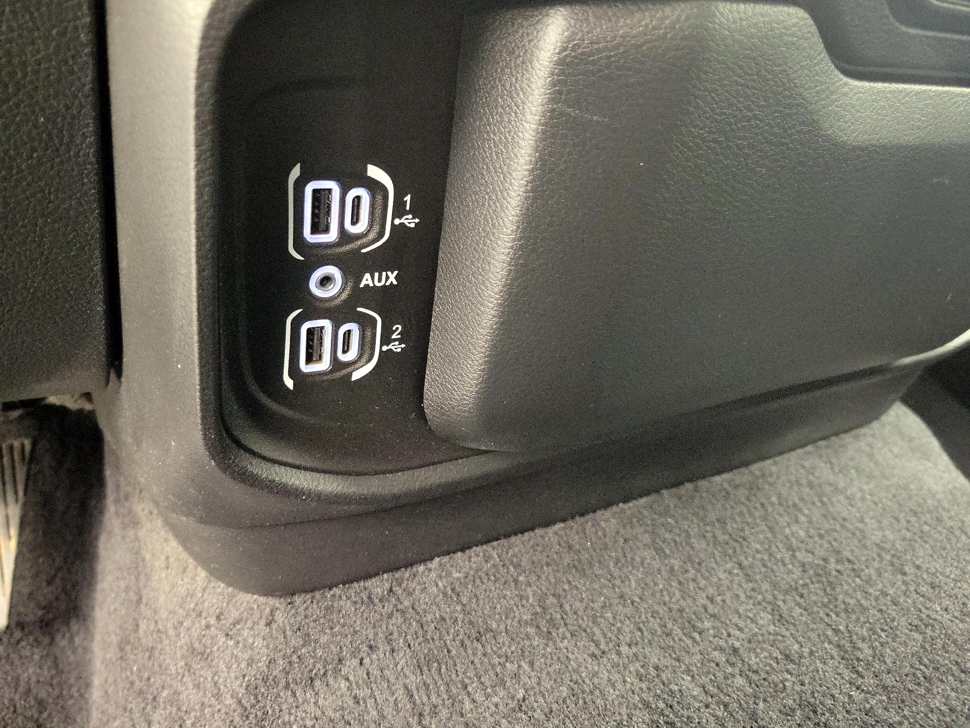 Thumbnail: 2025 RAM 1500 - 18