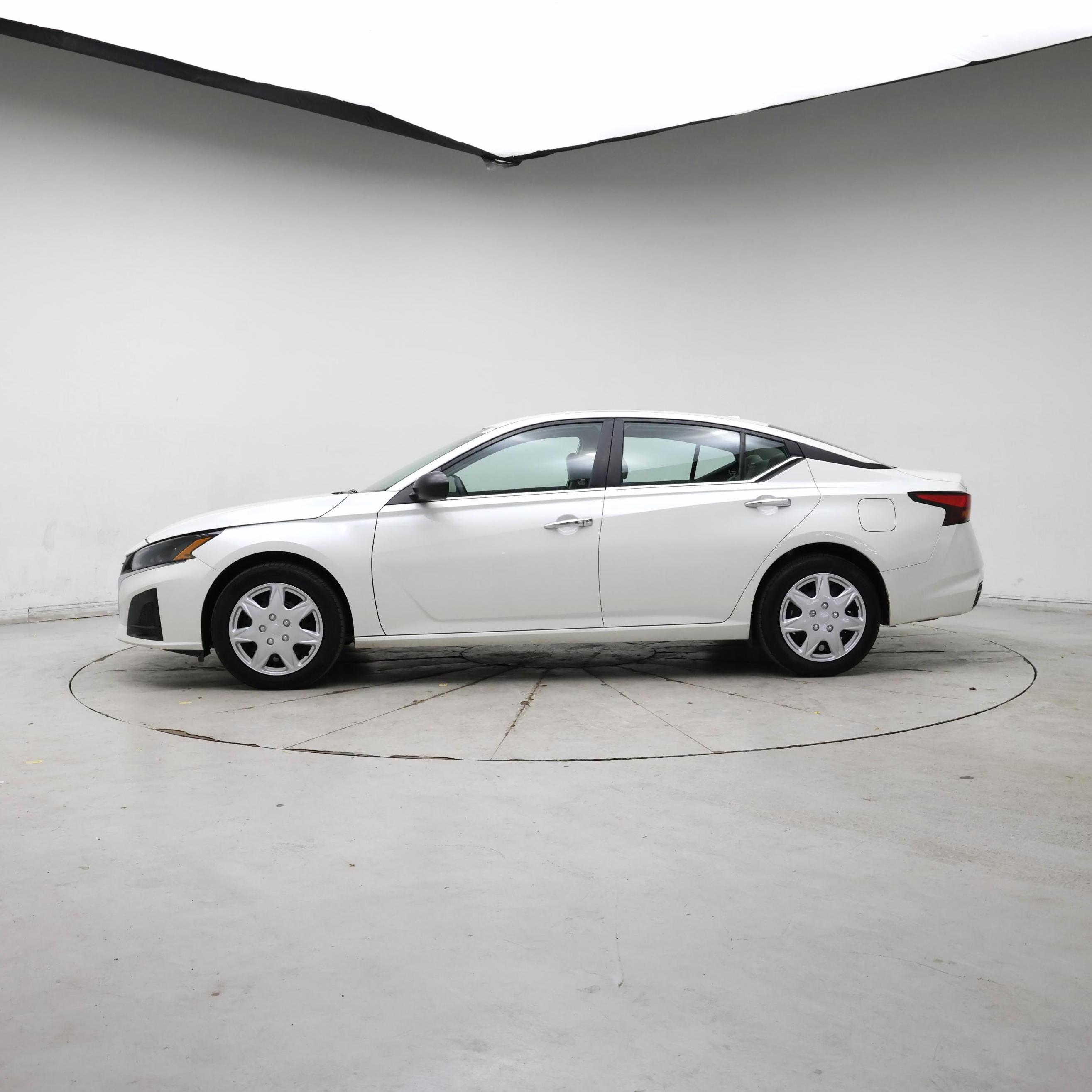 Thumbnail: 2024 Nissan Altima - 3