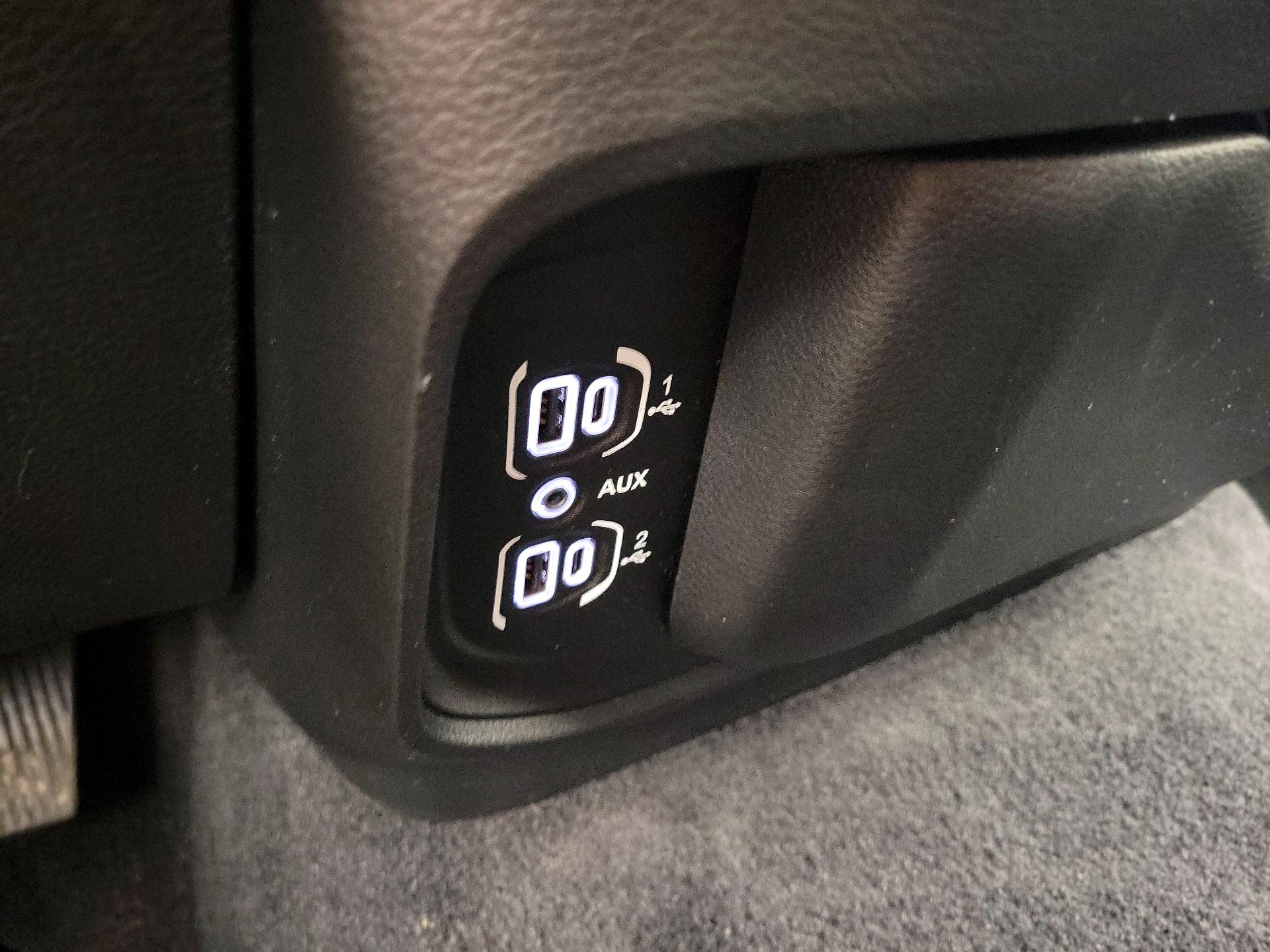 Thumbnail: 2025 RAM 1500 - 18