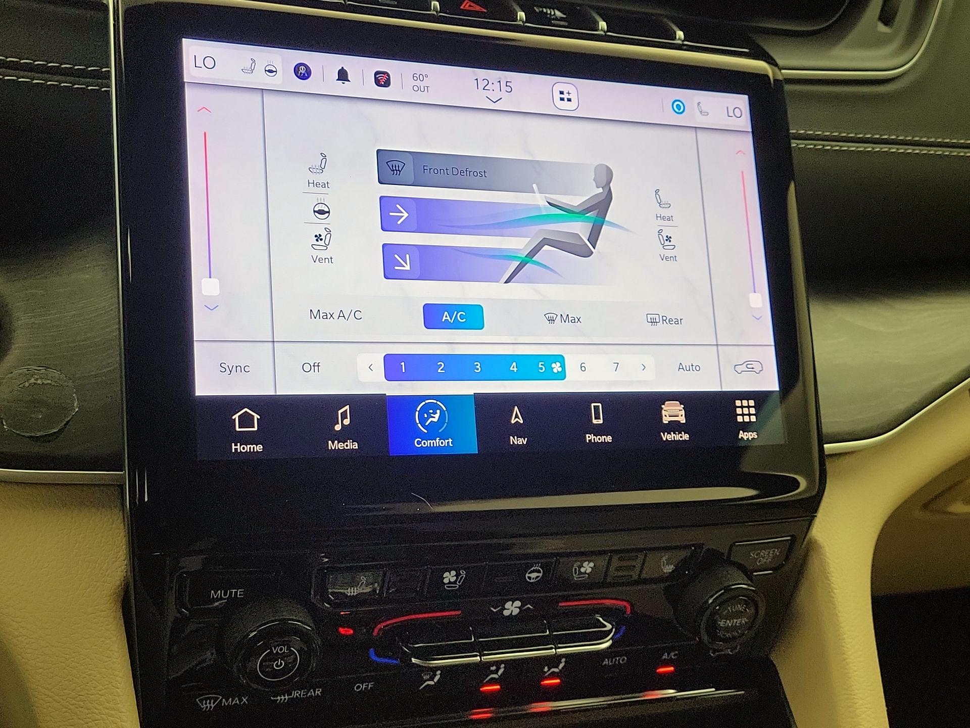 Thumbnail: 2024 Jeep Grand Cherokee - 17