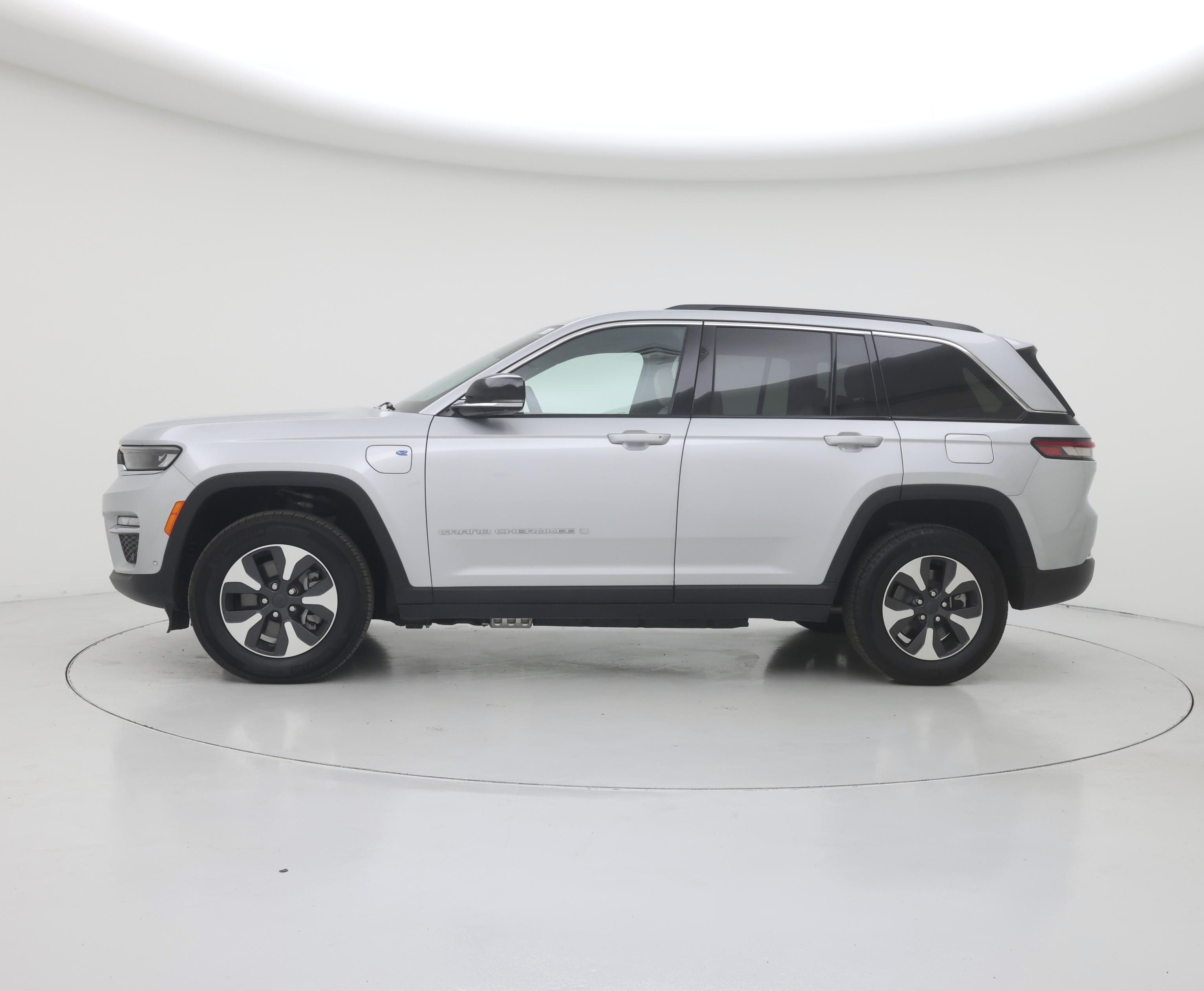 Thumbnail: 2024 Jeep Grand Cherokee - 3