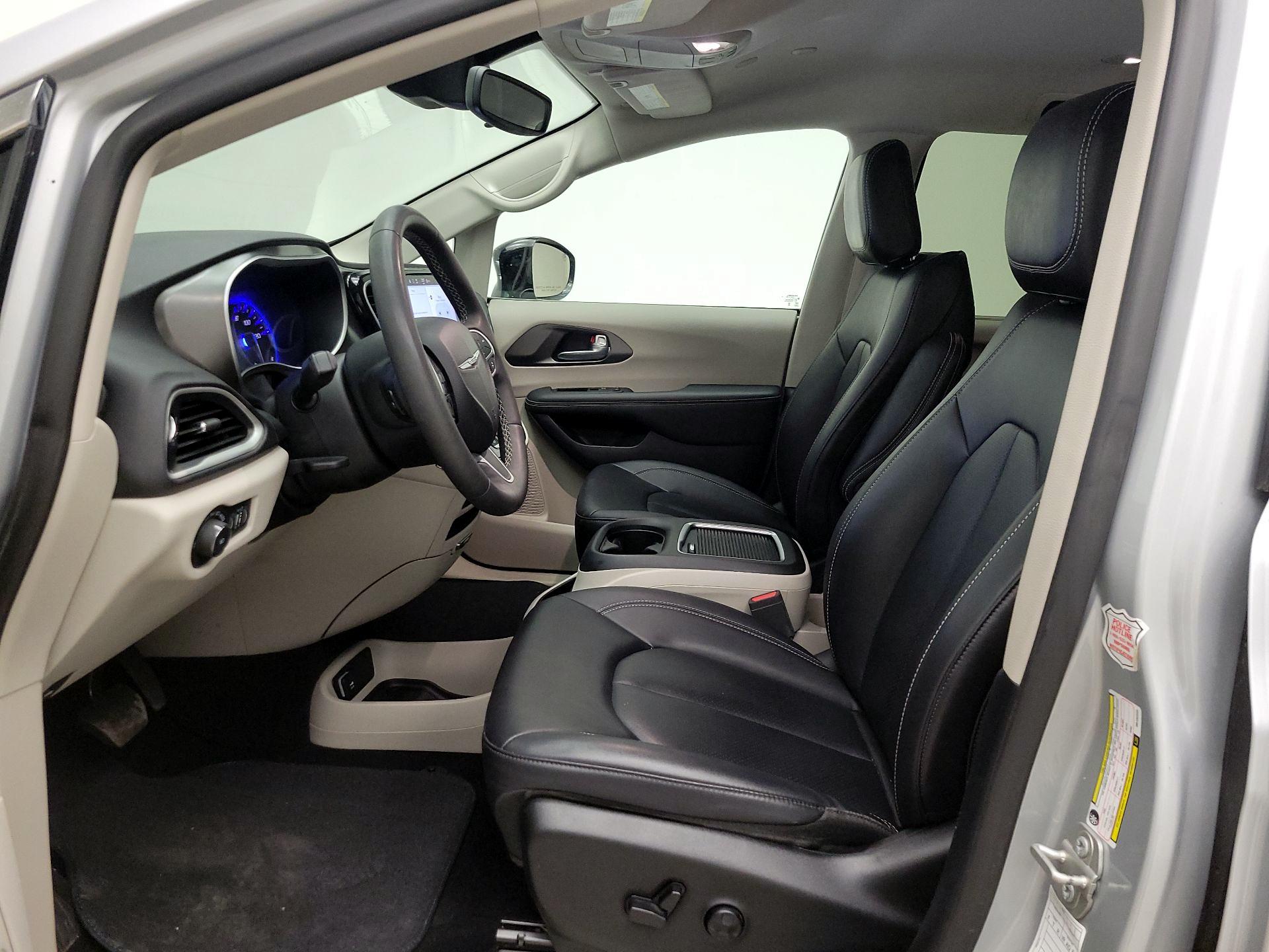 Thumbnail: 2024 Chrysler Pacifica - 11