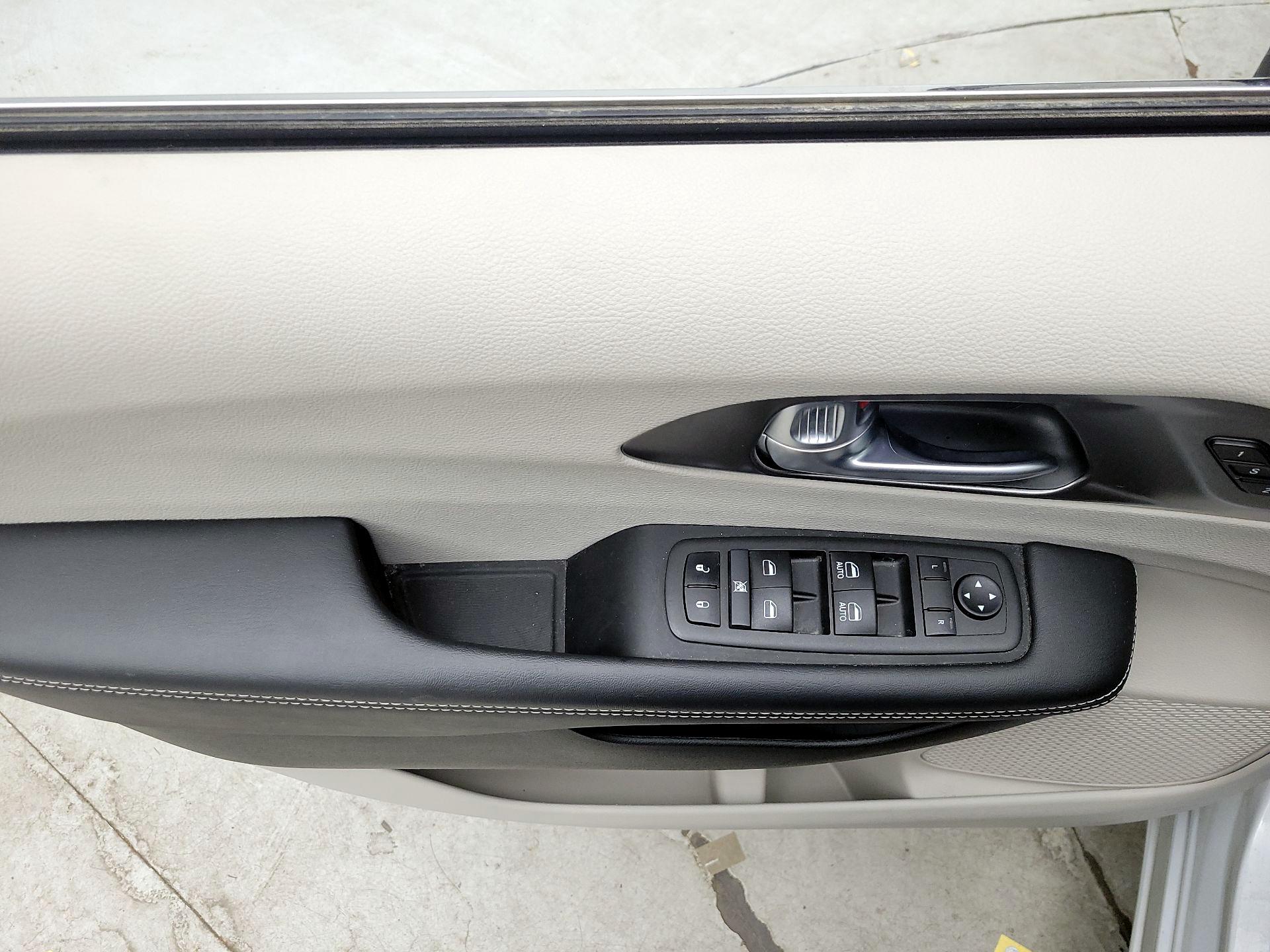 Thumbnail: 2024 Chrysler Pacifica - 12