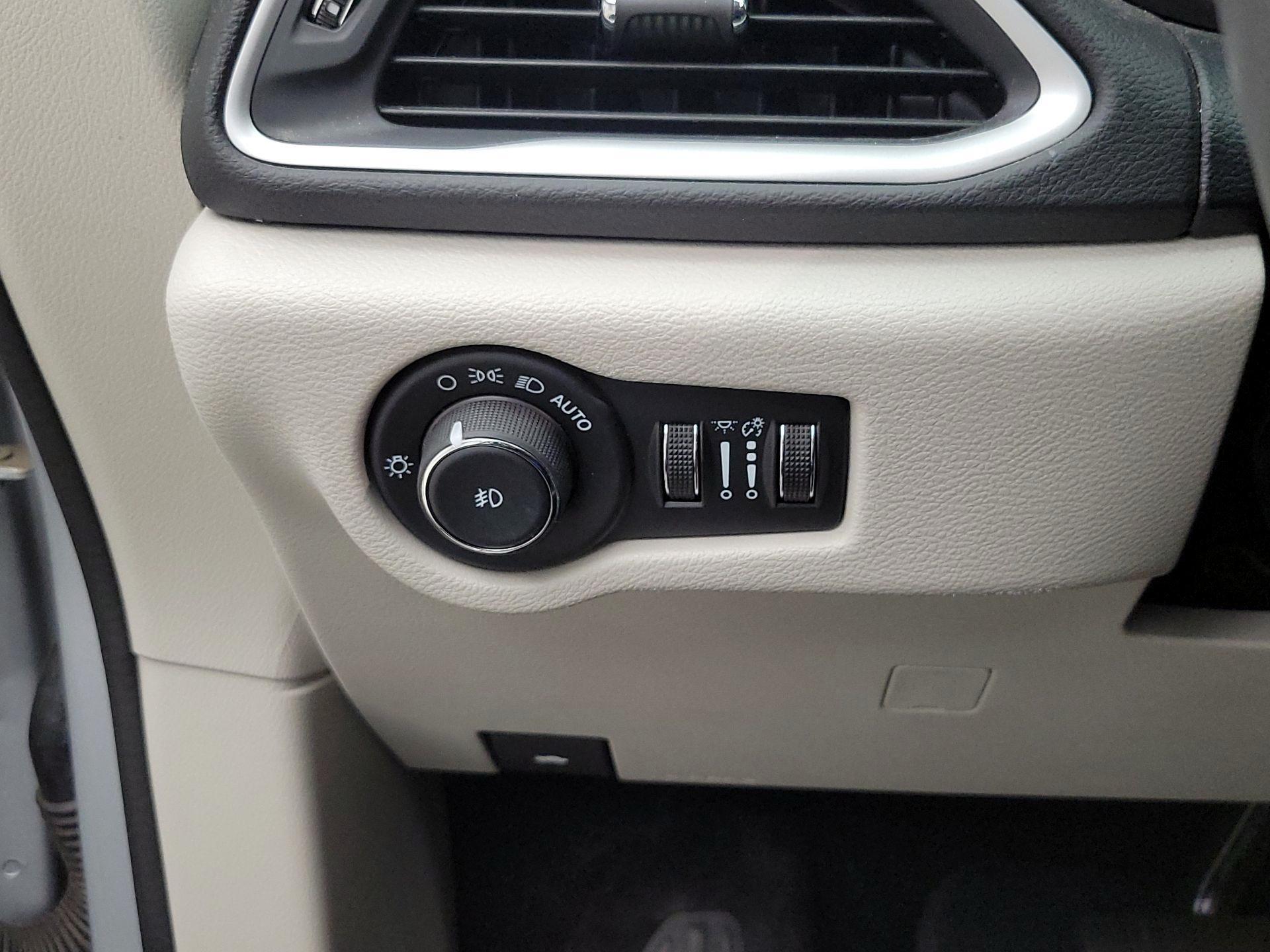 Thumbnail: 2024 Chrysler Pacifica - 13