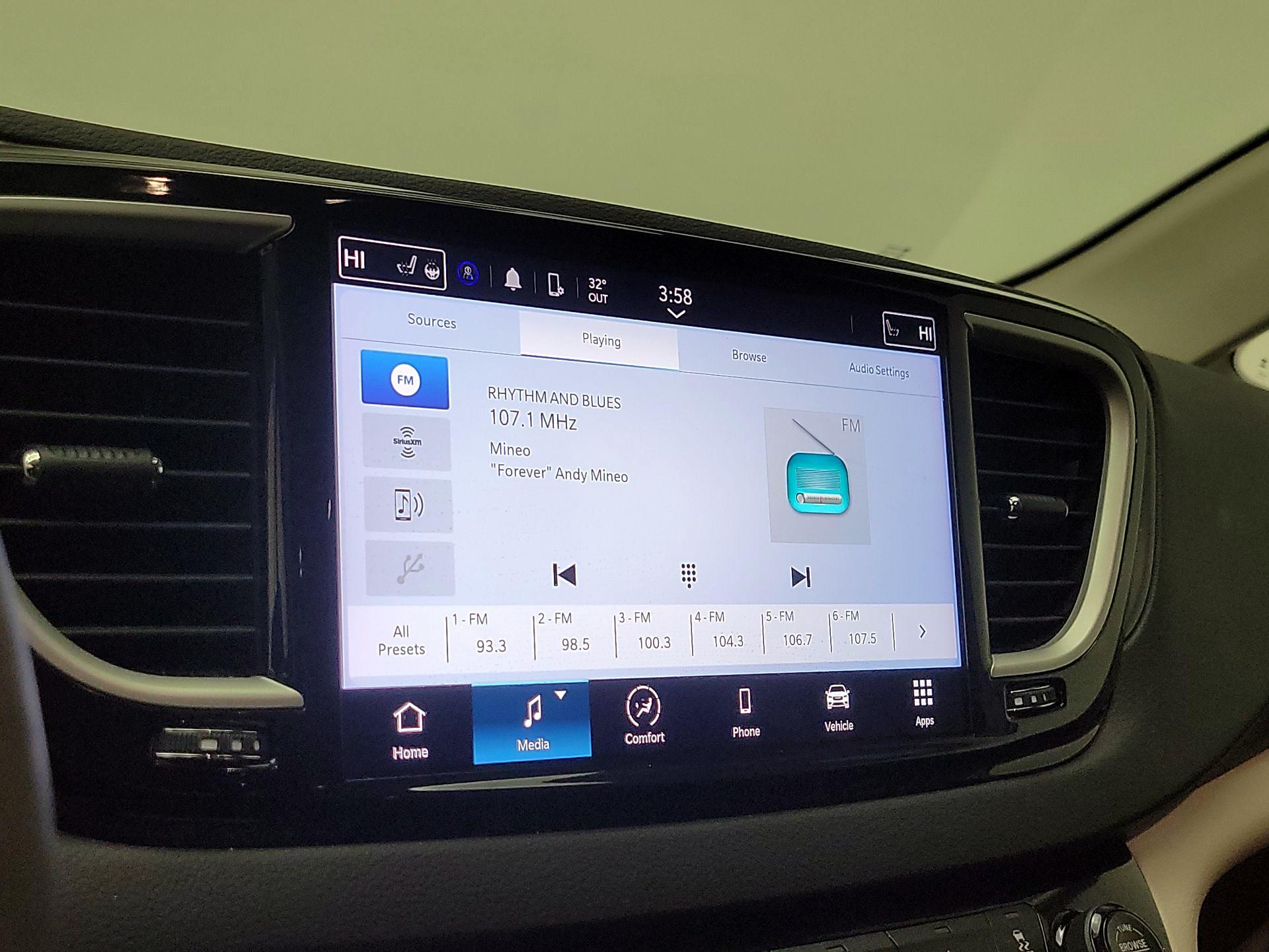 Thumbnail: 2024 Chrysler Pacifica - 15