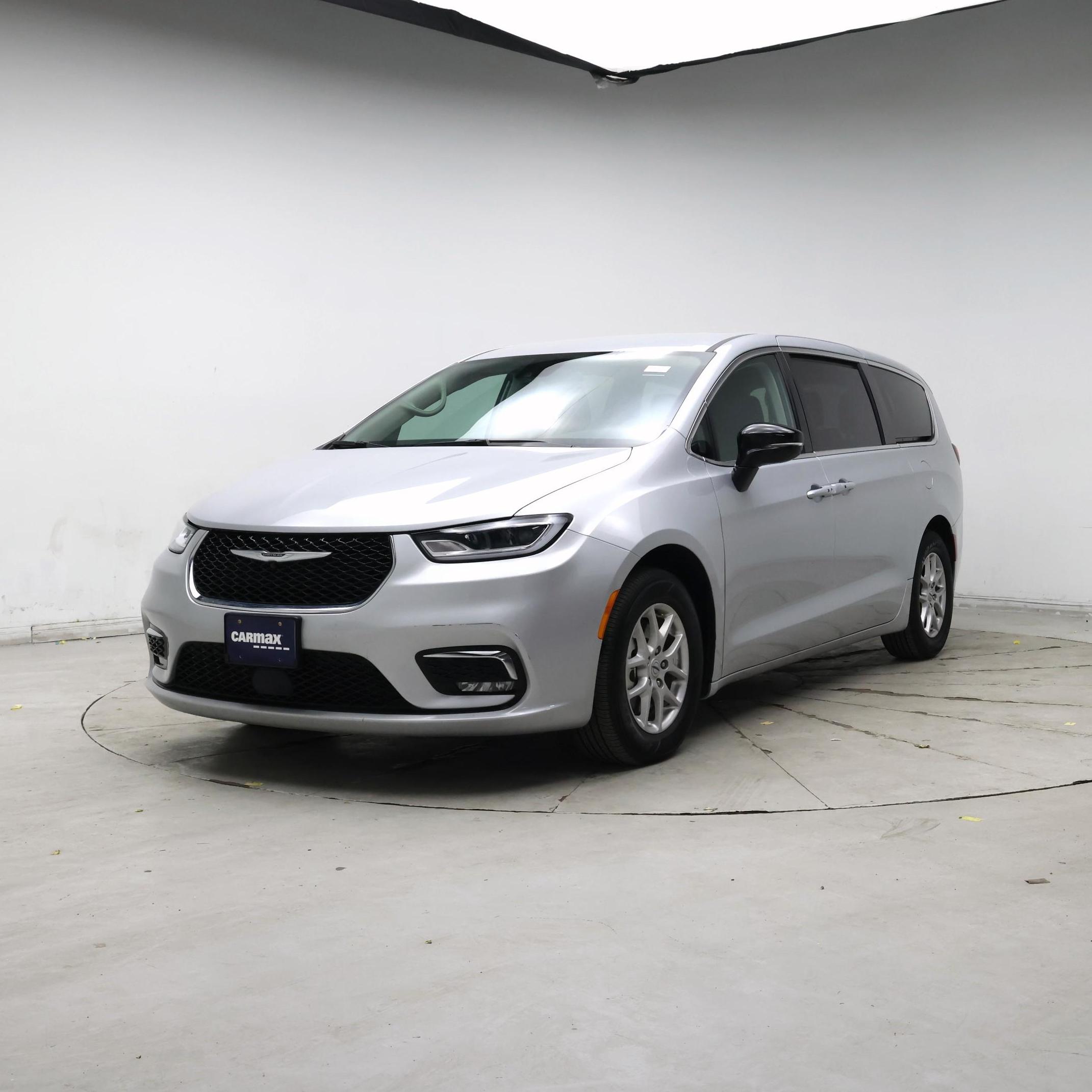 Thumbnail: 2024 Chrysler Pacifica - 4