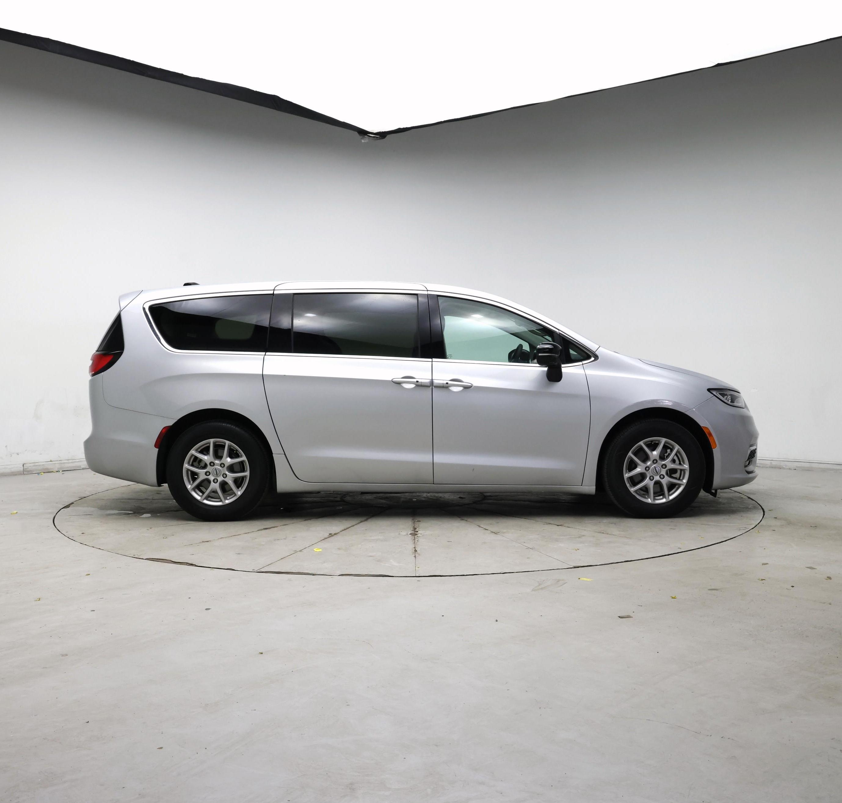 Thumbnail: 2024 Chrysler Pacifica - 7