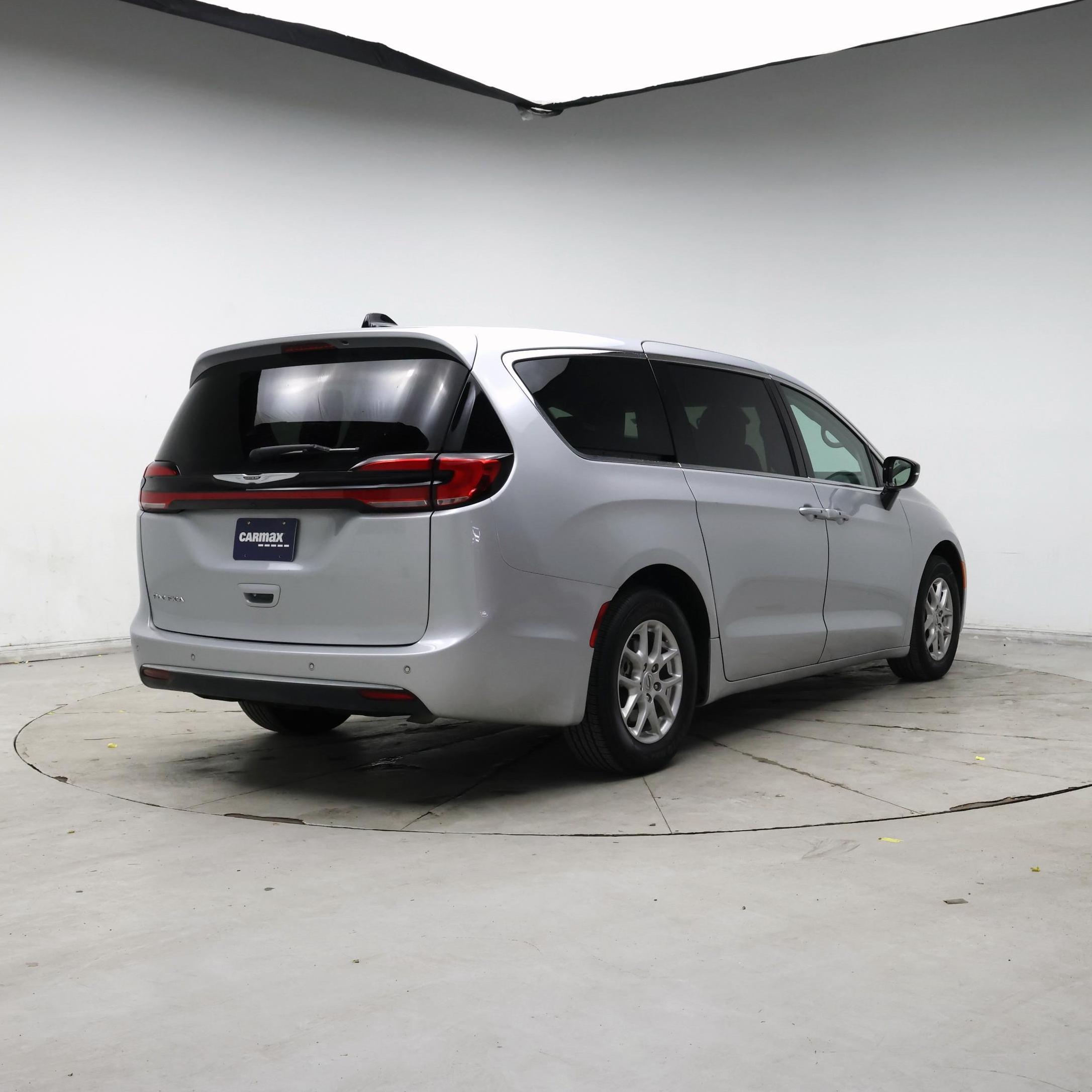 Thumbnail: 2024 Chrysler Pacifica - 8