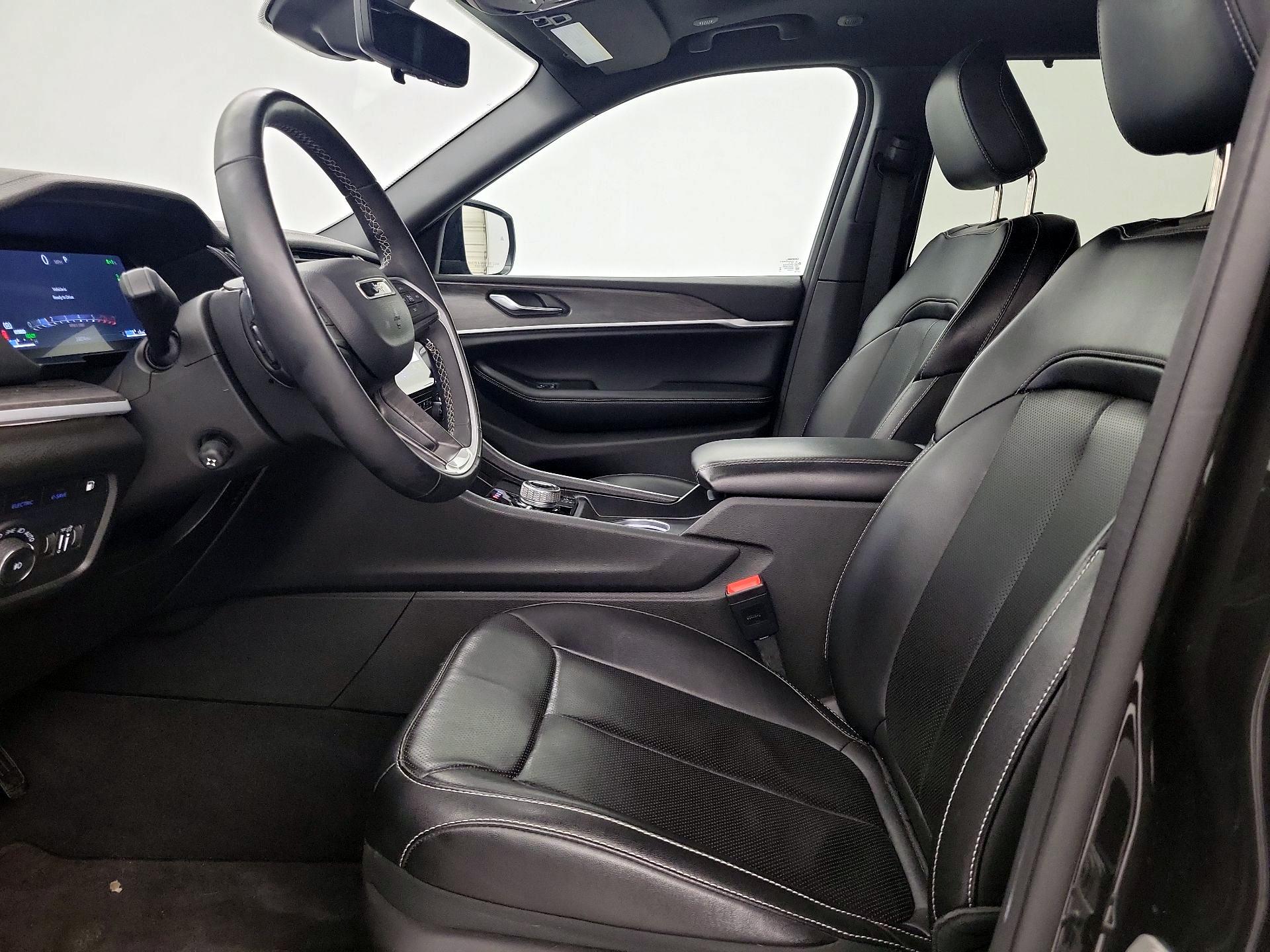 Thumbnail: 2024 Jeep Grand Cherokee - 11