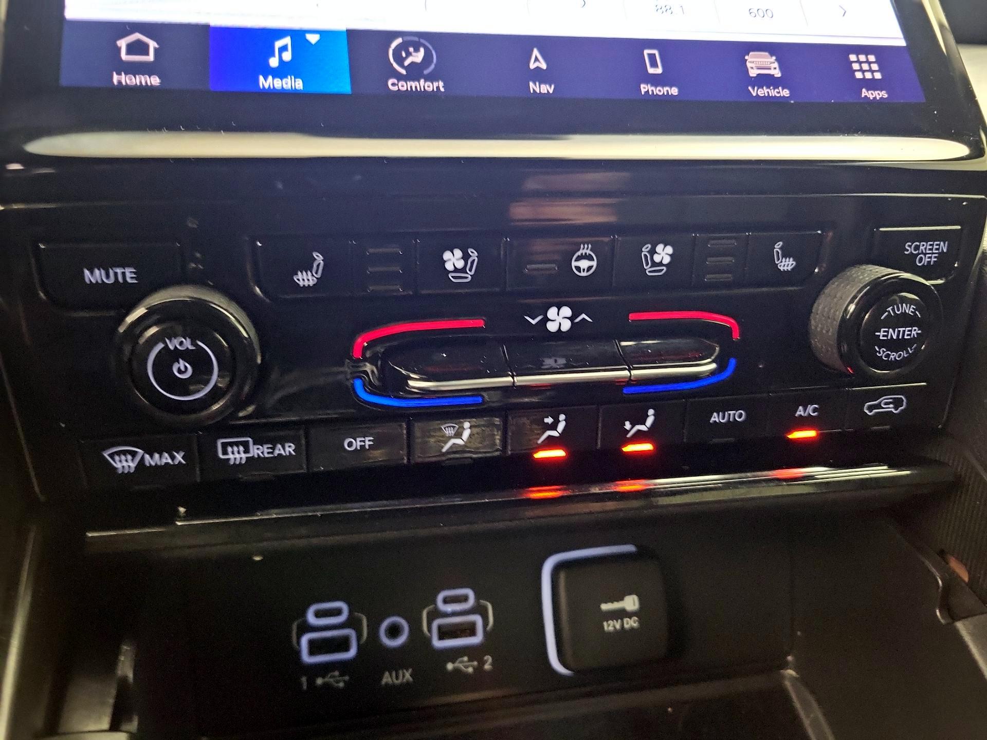 Thumbnail: 2024 Jeep Grand Cherokee - 17