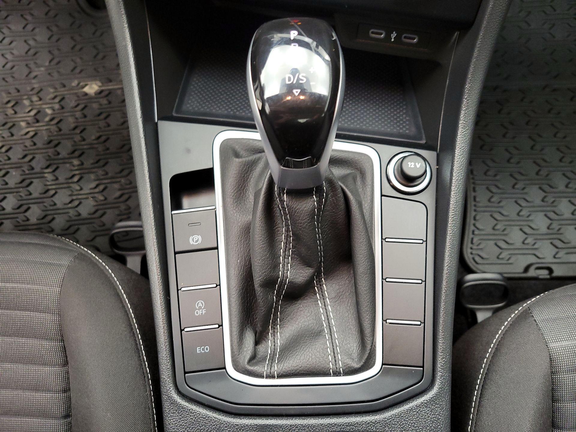 Thumbnail: 2024 Volkswagen Jetta - 17