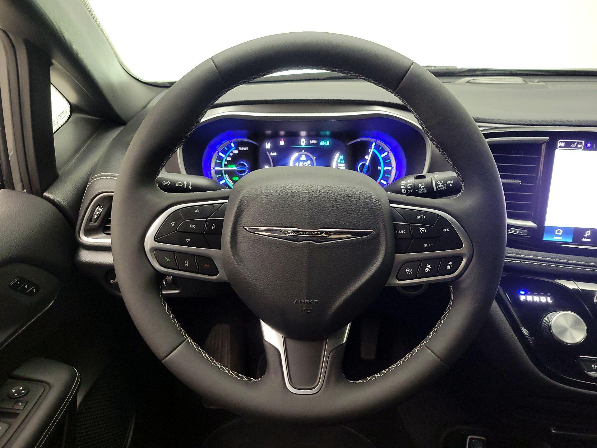 Thumbnail: 2025 Chrysler Pacifica - 10