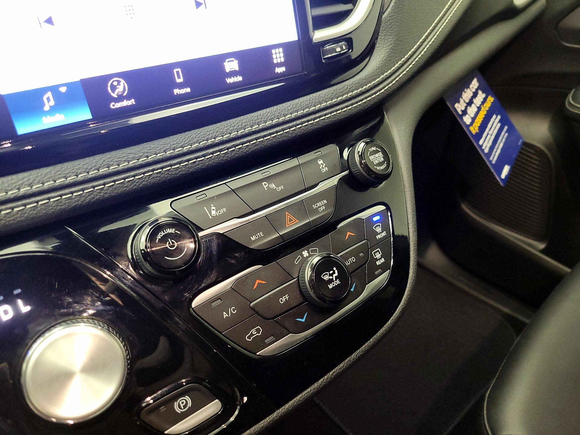 Thumbnail: 2025 Chrysler Pacifica - 16