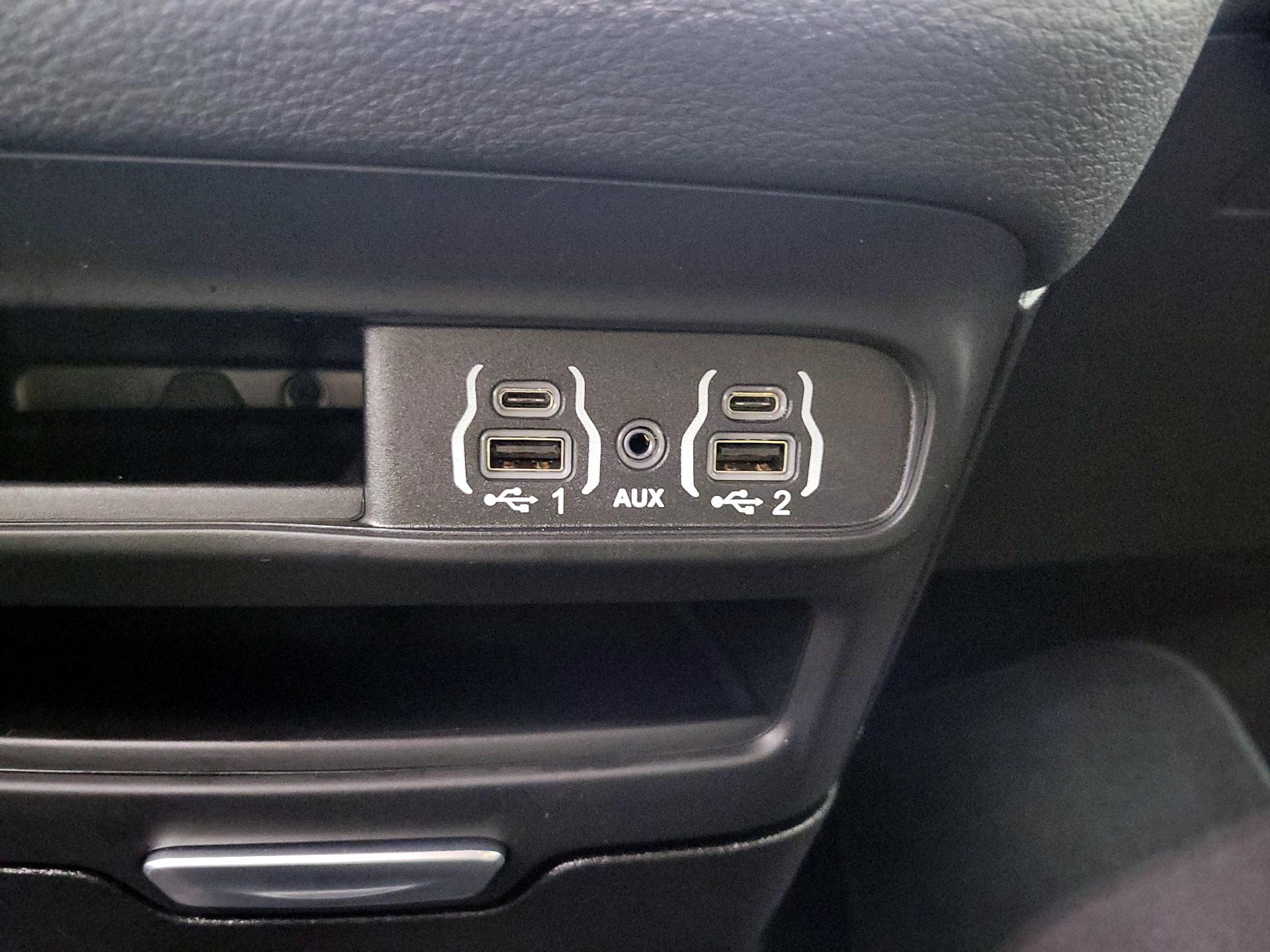 Thumbnail: 2025 Chrysler Pacifica - 18